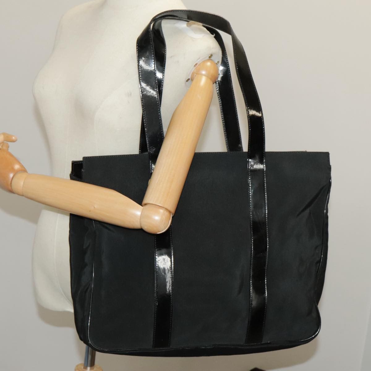 Salvatore Ferragamo Vara Black Canvas Tote Bag (Pre-Owned) Size ONE SIZE - 16 Thumbnail