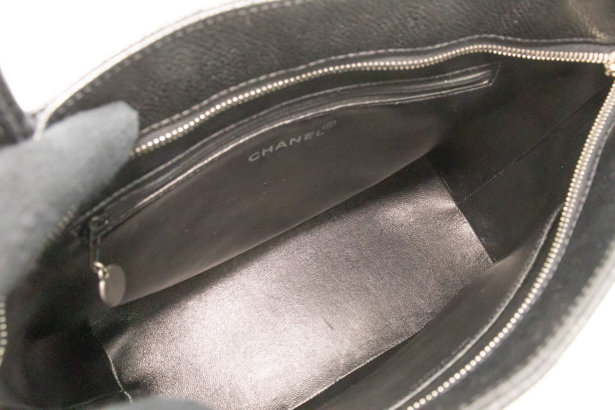 Chanel Black Leather Shoulder Bag (Pre-Owned) Size ONE SIZE - 7 Thumbnail