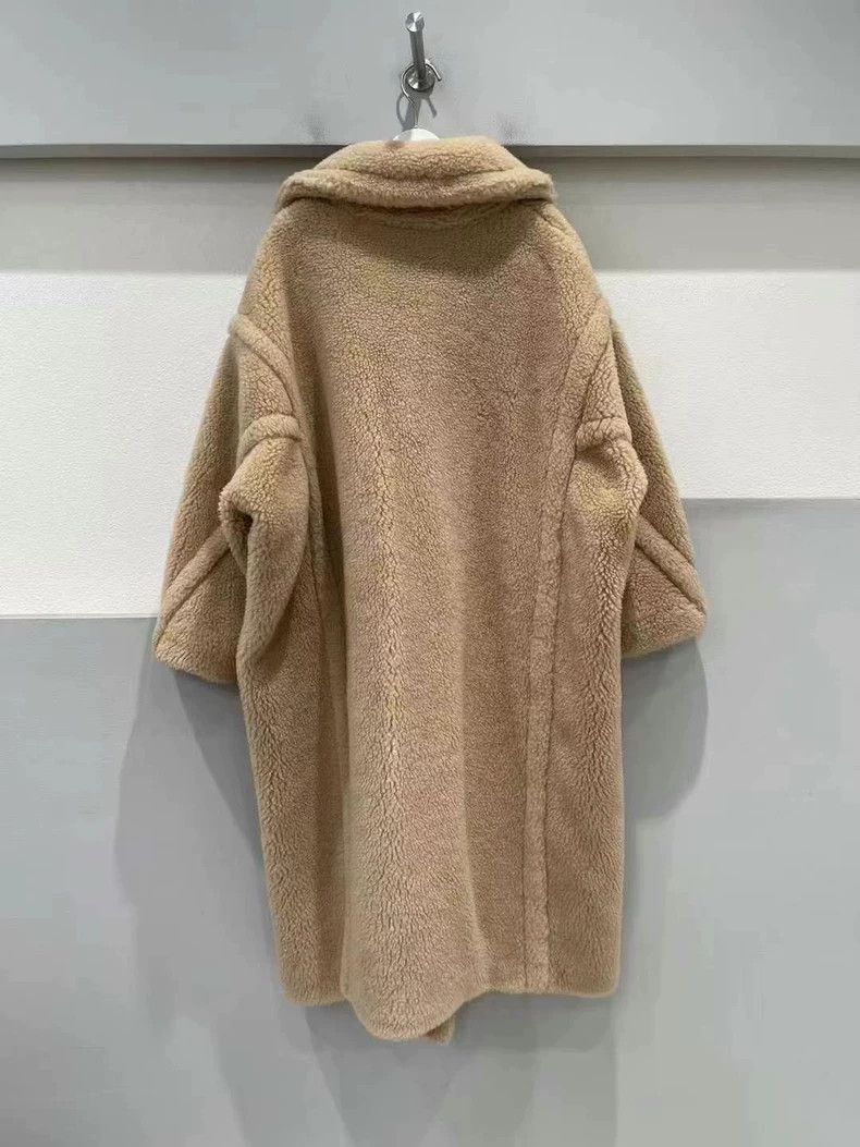Max Mara MaxMara gold button teddy coat Size US S / EU 44-46 / 1 - 2 Thumbnail