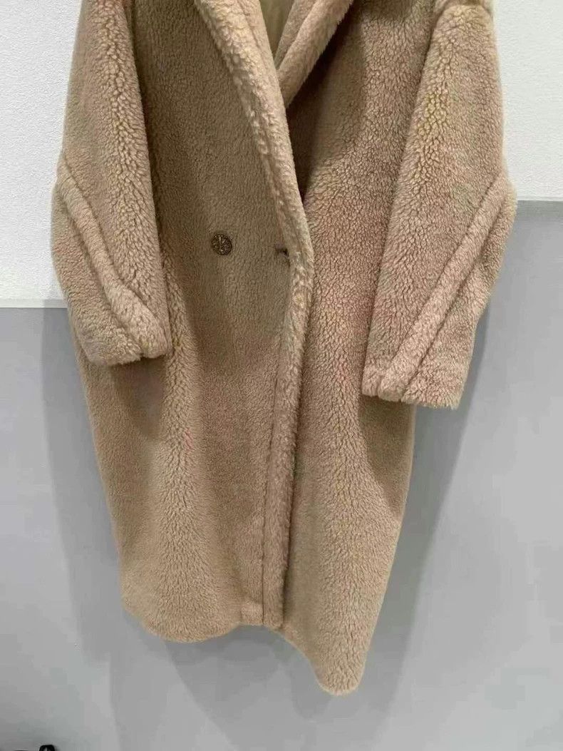 Max Mara MaxMara gold button teddy coat Size US S / EU 44-46 / 1 - 4 Thumbnail