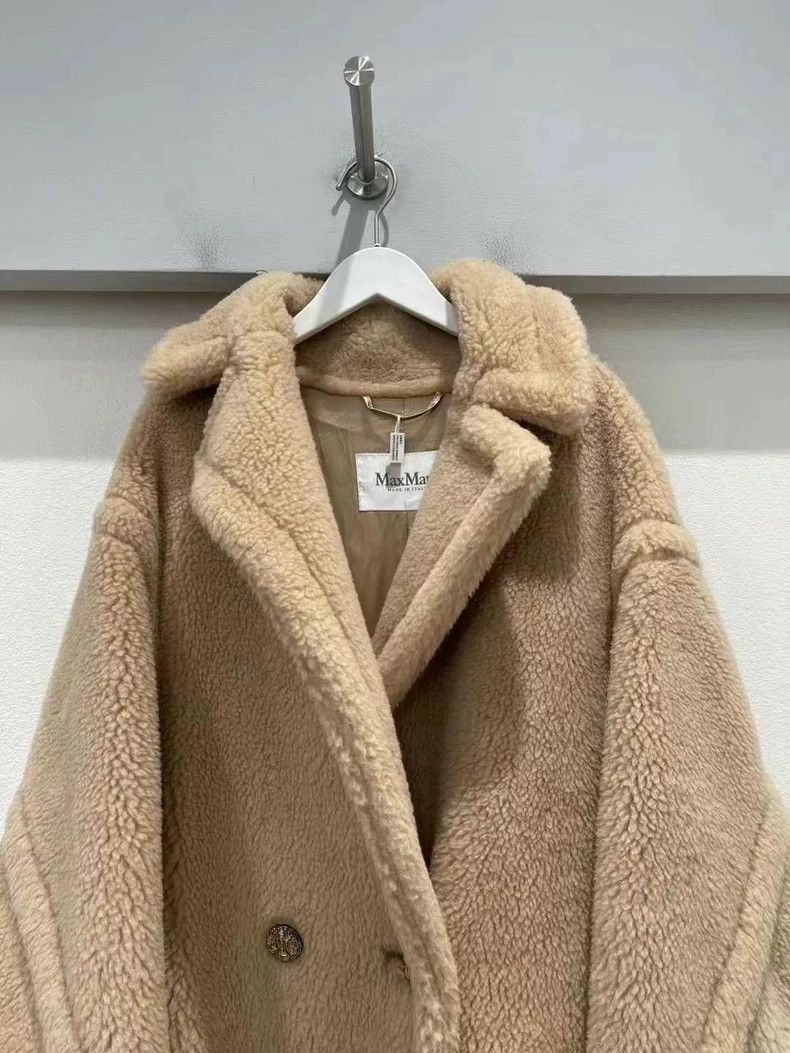 Max Mara MaxMara gold button teddy coat Size US S / EU 44-46 / 1 - 3 Thumbnail
