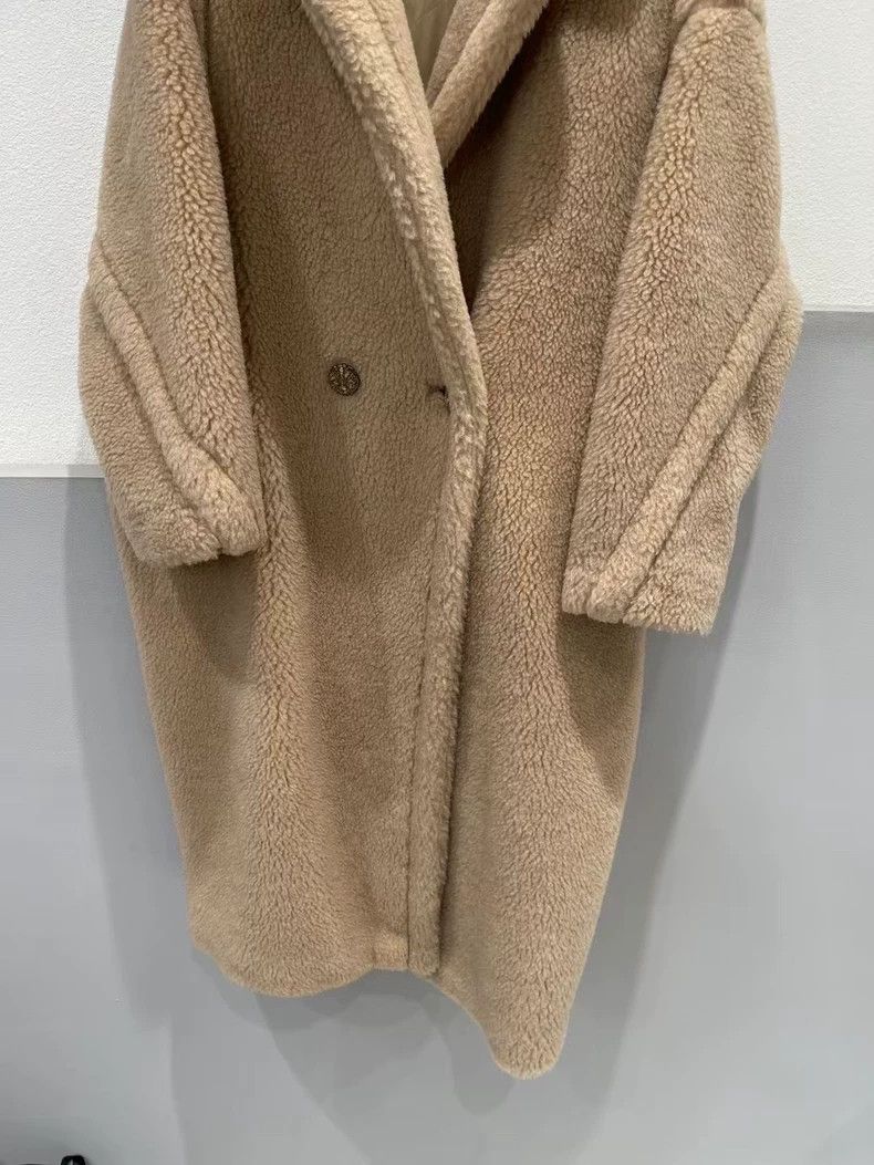 Max Mara MaxMara gold button teddy coat Size US S / EU 44-46 / 1 - 4 Thumbnail