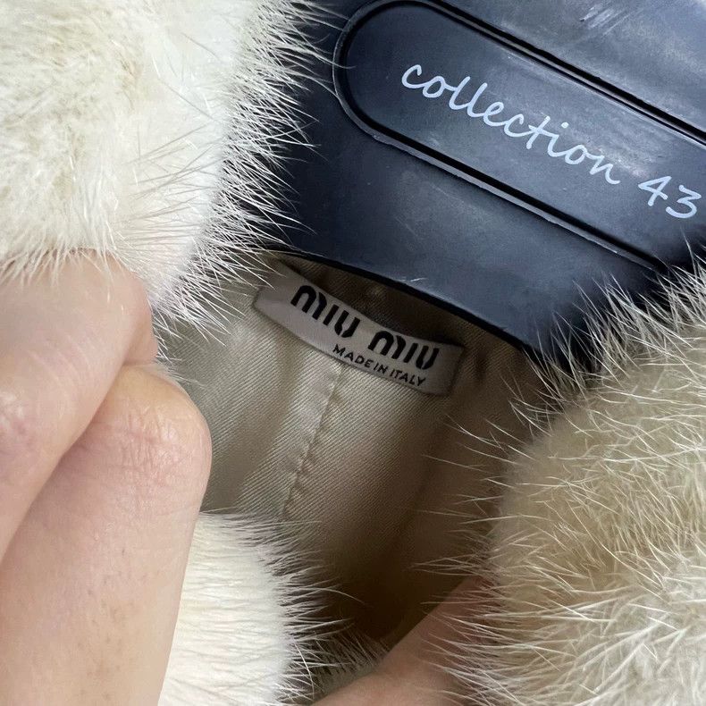 Miu Miu miu miu milk white mink collar single breasted jacket jacket top Size US S / EU 44-46 / 1 - 5 Thumbnail