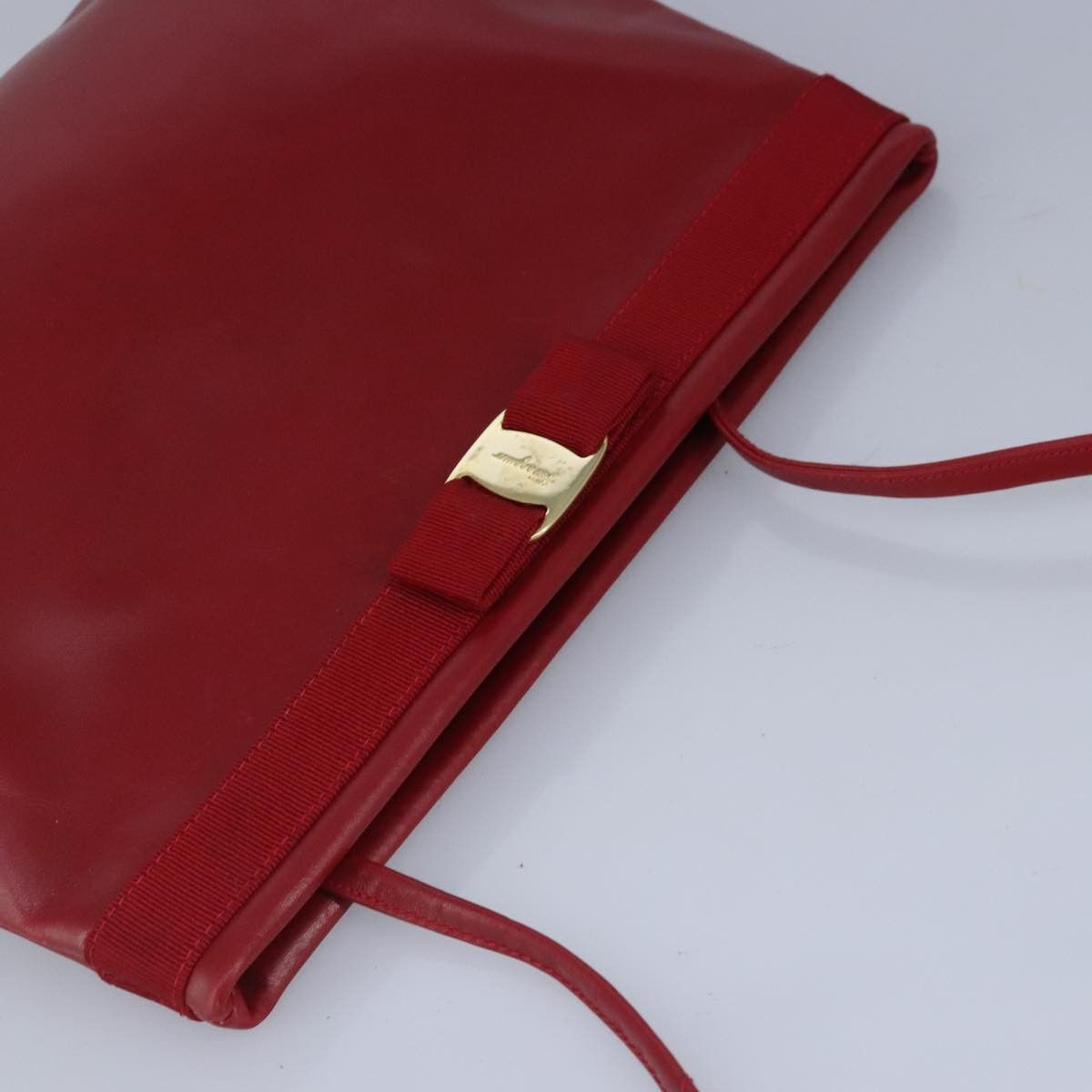Salvatore Ferragamo Vara Red Leather Shoulder Bag (Pre-Owned) Size ONE SIZE - 5 Thumbnail