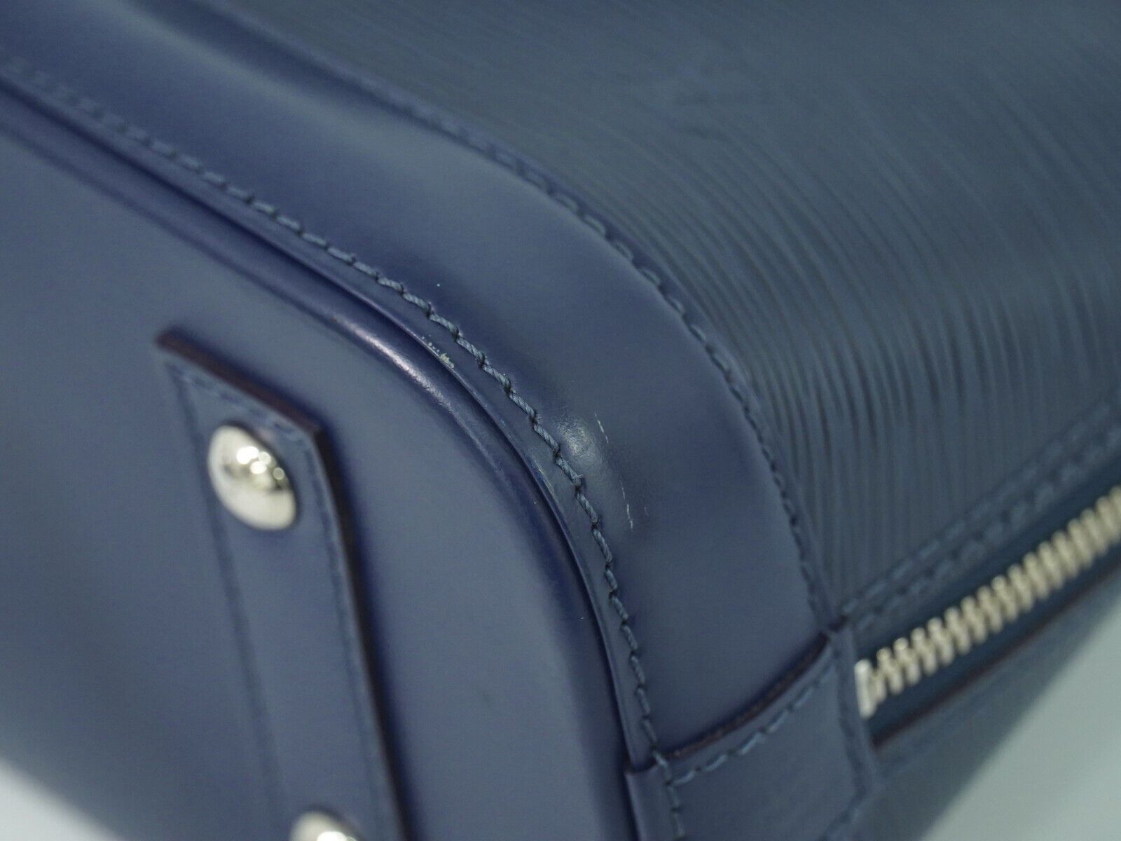 Louis Vuitton Alma Bb Navy Leather Handbag (Pre-Owned) Size ONE SIZE - 5 Thumbnail
