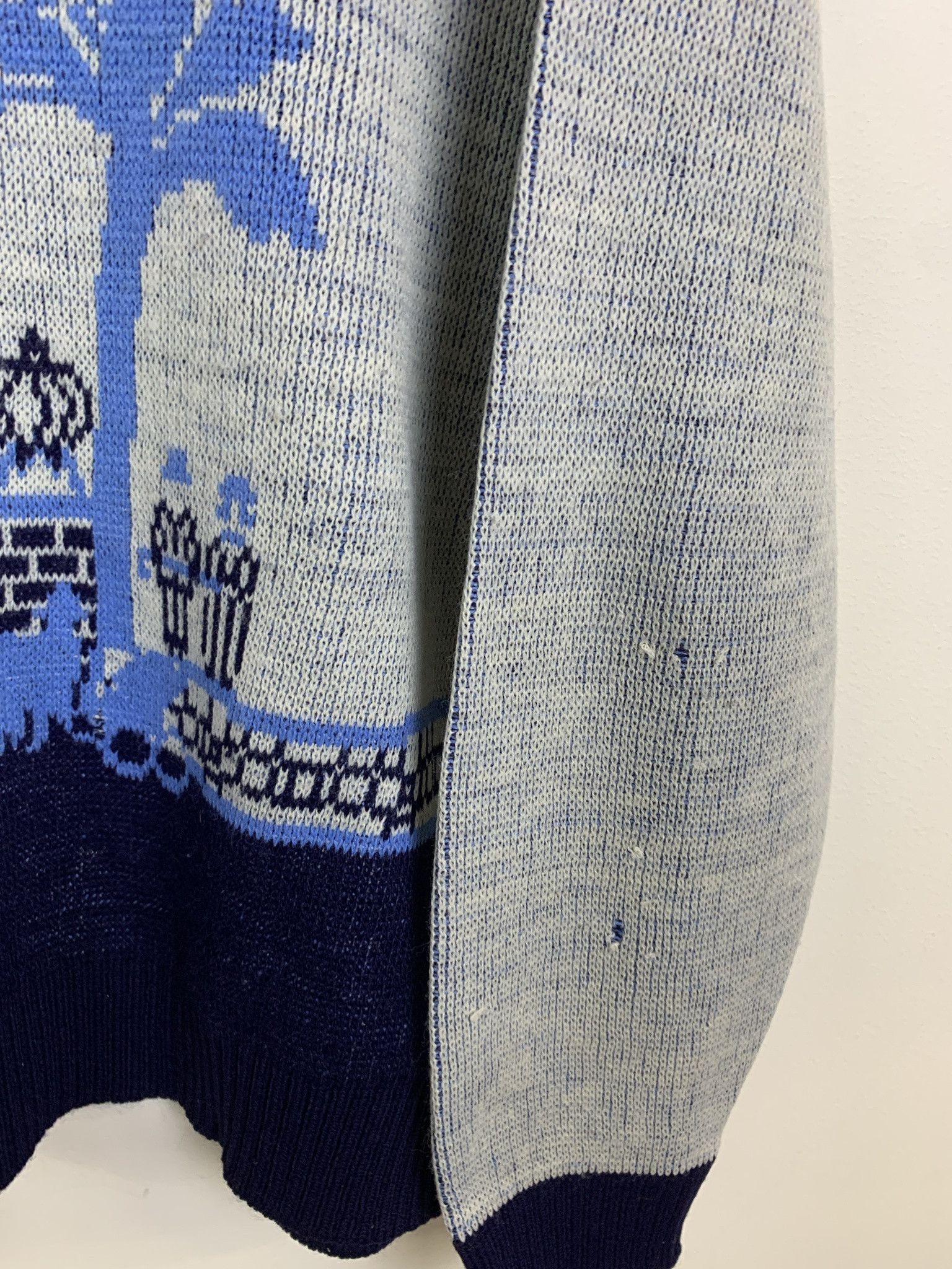 Other Vintage Sweater 1970s Palace All Over Graphic Knit Sweater Size L Size US L / EU 52-54 / 3 - 2 Thumbnail
