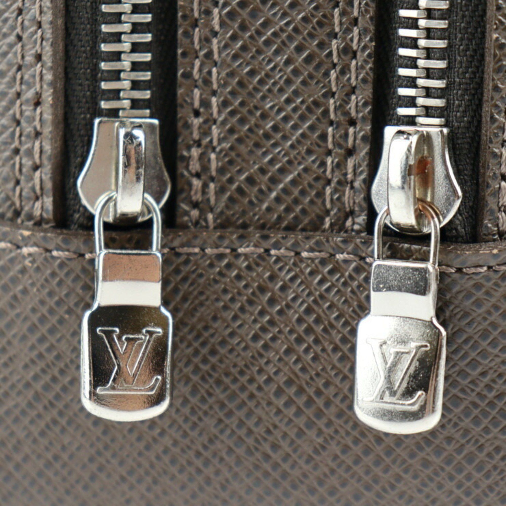 Louis Vuitton Louis Vuitton Pavel clutch Size ONE SIZE - 6 Thumbnail