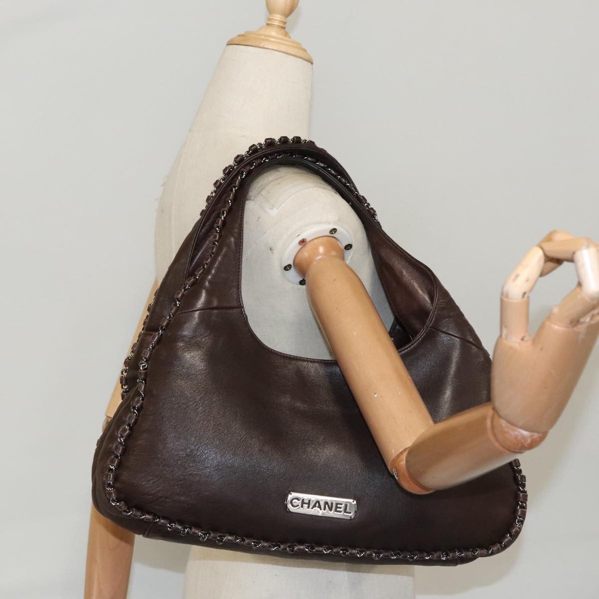 Chanel Hobo Brown Leather Handbag (Pre-Owned) Size ONE SIZE - 13 Thumbnail