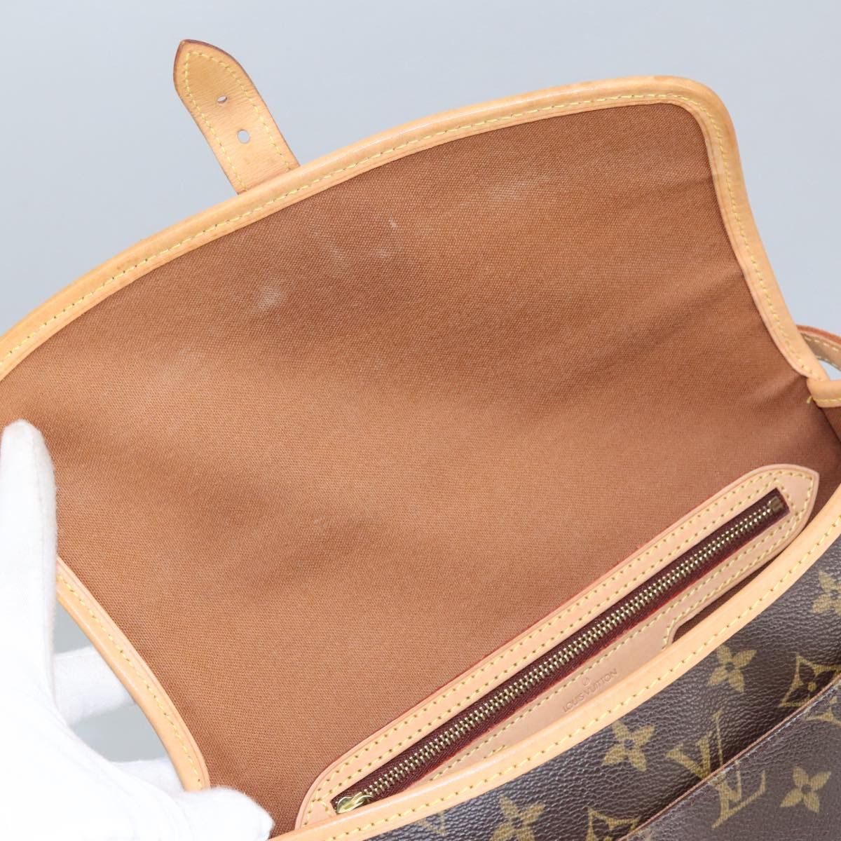 Louis Vuitton Sologne Brown Canvas Shoulder Bag (Pre-Owned) Size ONE SIZE - 17 Thumbnail