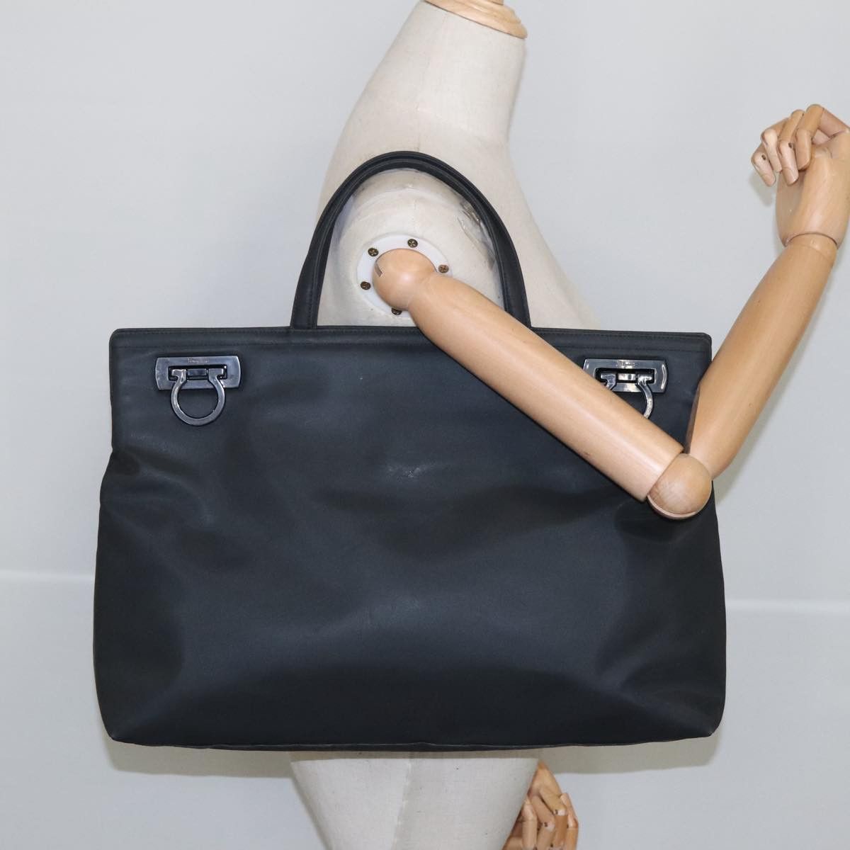 Salvatore Ferragamo Gancini Black Synthetic Handbag (Pre-Owned) Size ONE SIZE - 10 Thumbnail