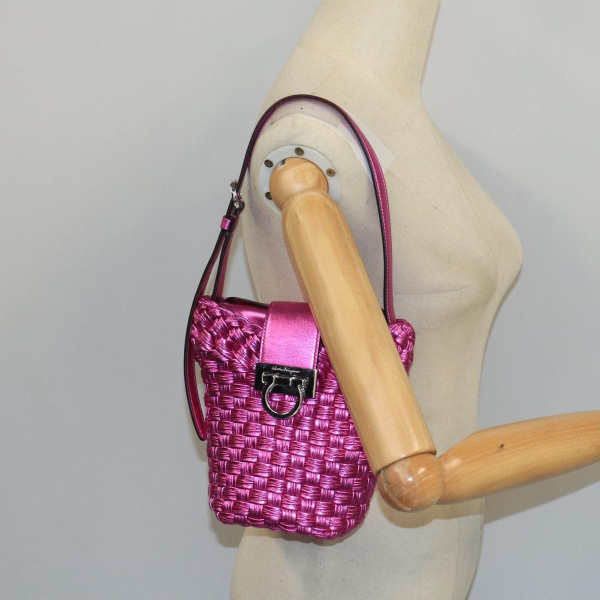 Salvatore Ferragamo Trifolio Pink Leather Shoulder Bag (Pre-Owned) Size ONE SIZE - 17 Thumbnail