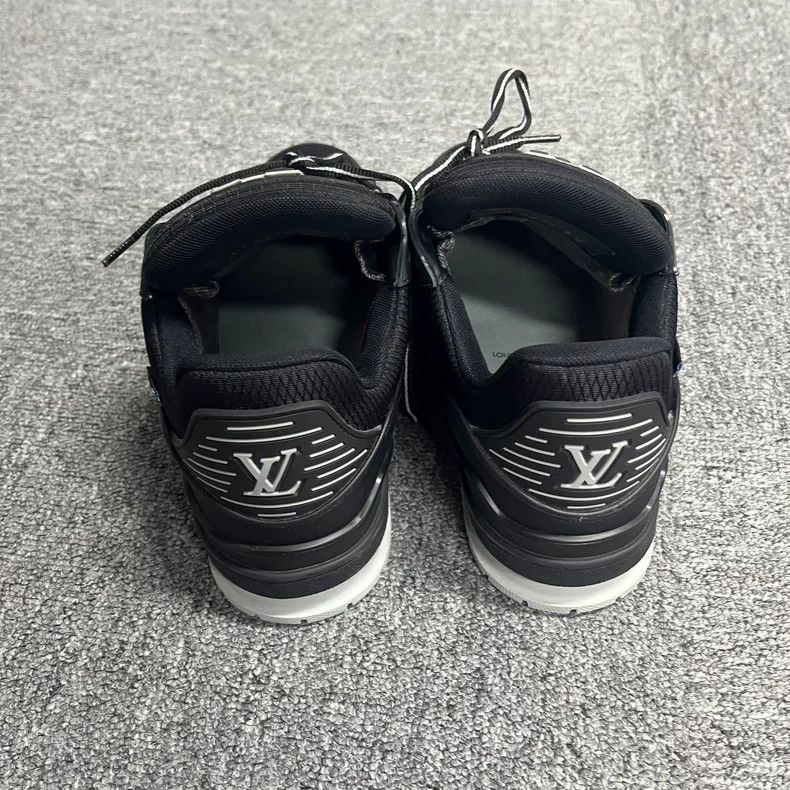 Louis Vuitton louis vuitton24 new black cow-leather round toe lace-up low-tops Size US 5.5 / EU 38 - 4 Thumbnail