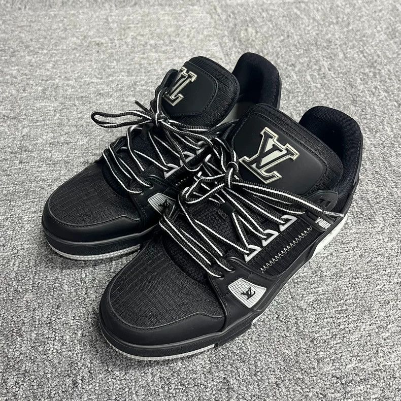 Louis Vuitton louis vuitton24 new black cow-leather round toe lace-up low-tops Size US 5.5 / EU 38 - 2 Thumbnail