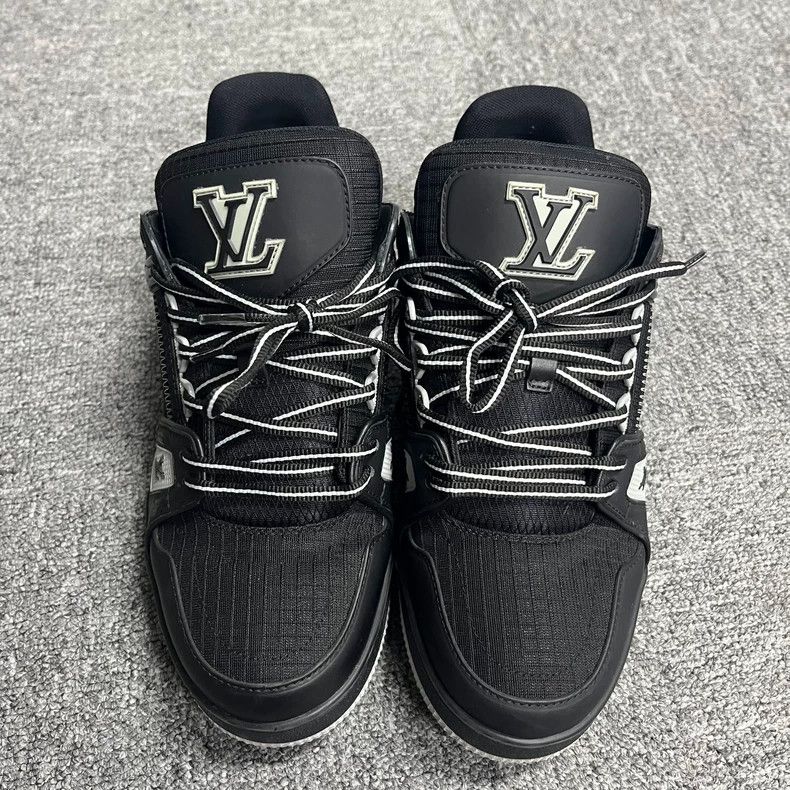 Louis Vuitton louis vuitton24 new black cow-leather round toe lace-up low-tops Size US 5.5 / EU 38 - 3 Thumbnail