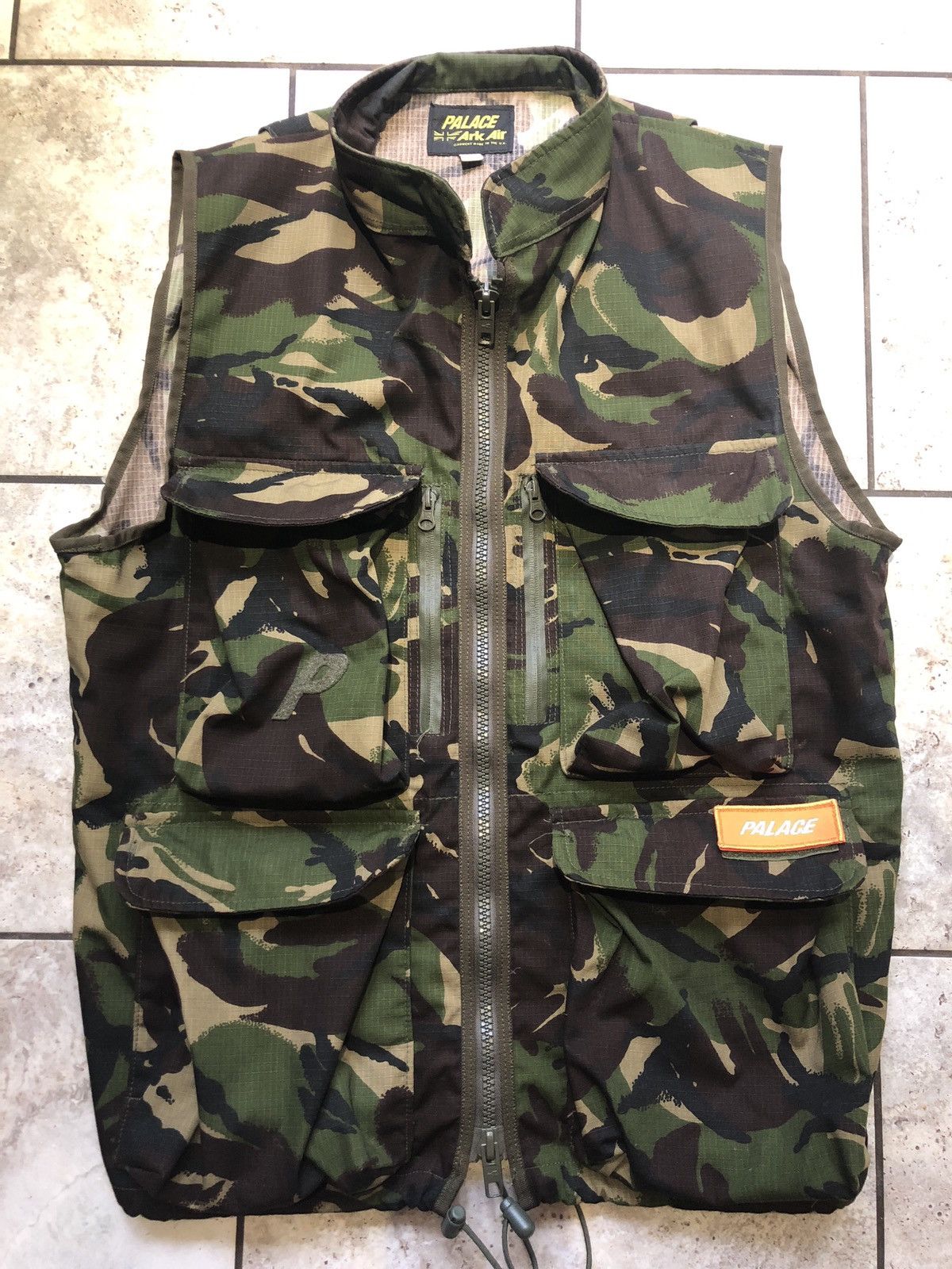 Palace Vest | Grailed