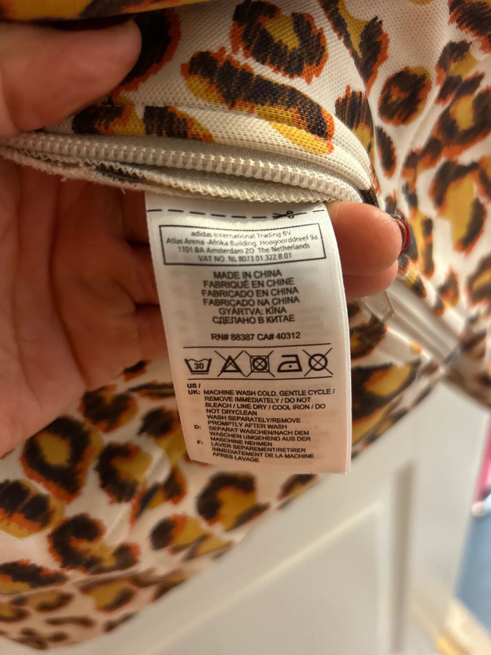 Adidas Adidas by Jeremy Scott Sweater Size S / US 4 / IT 40 - 3 Thumbnail