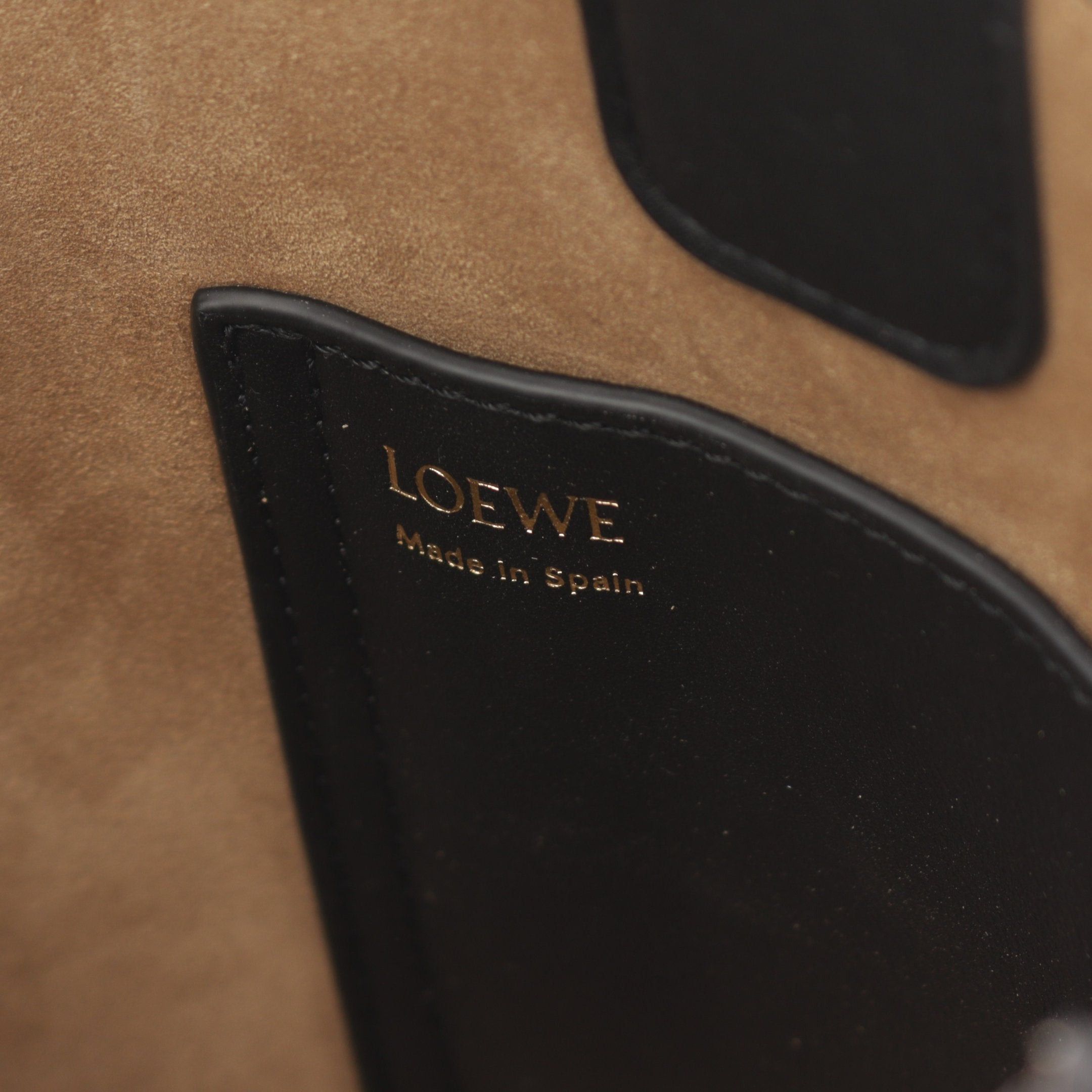 Loewe Loewe Pebble Bucket Bag Mini Handbag Leather Black Size ONE SIZE - 4 Thumbnail