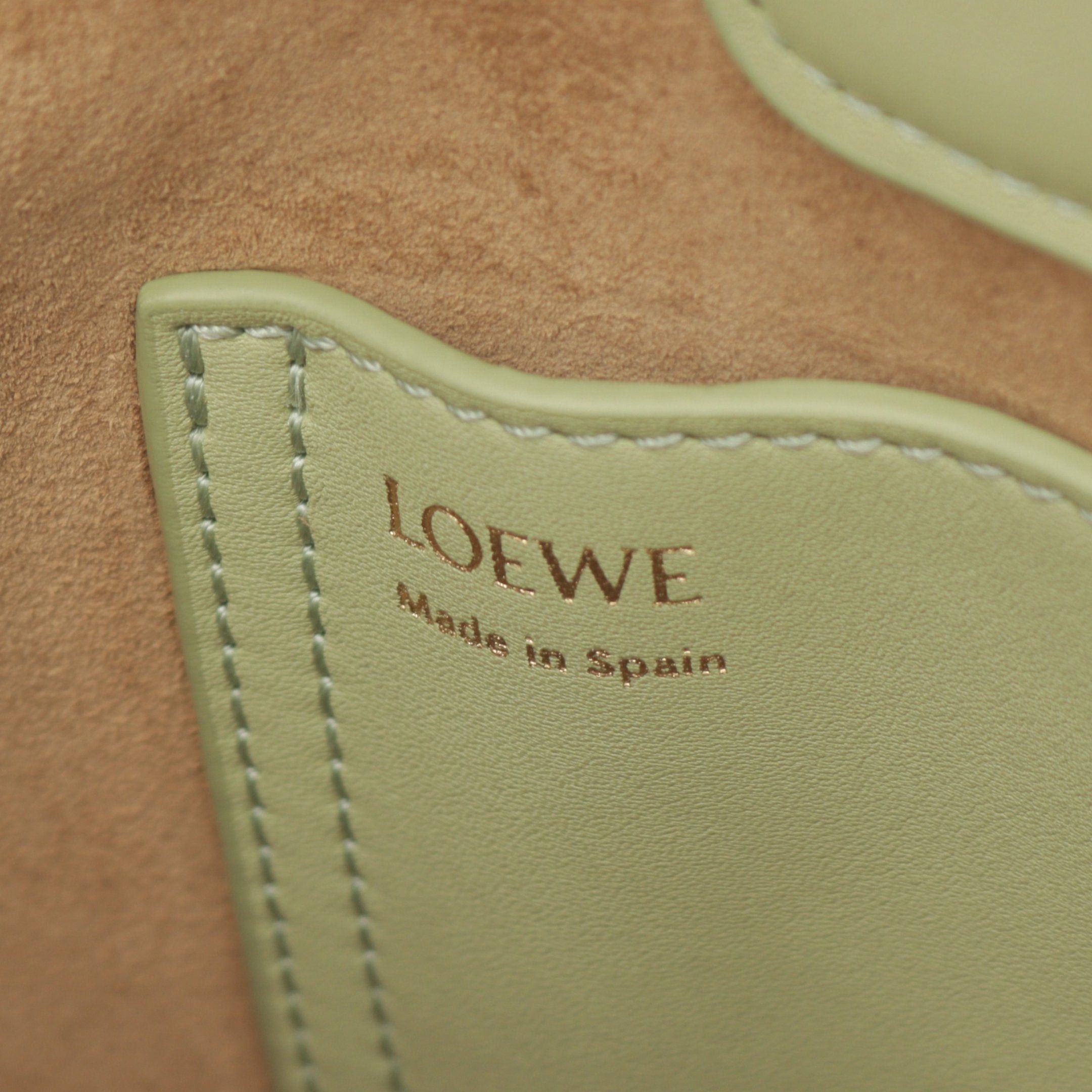 Loewe Loewe Pebble Bucket Bag Mini Handbag Leather Light Green Size ONE SIZE - 4 Thumbnail