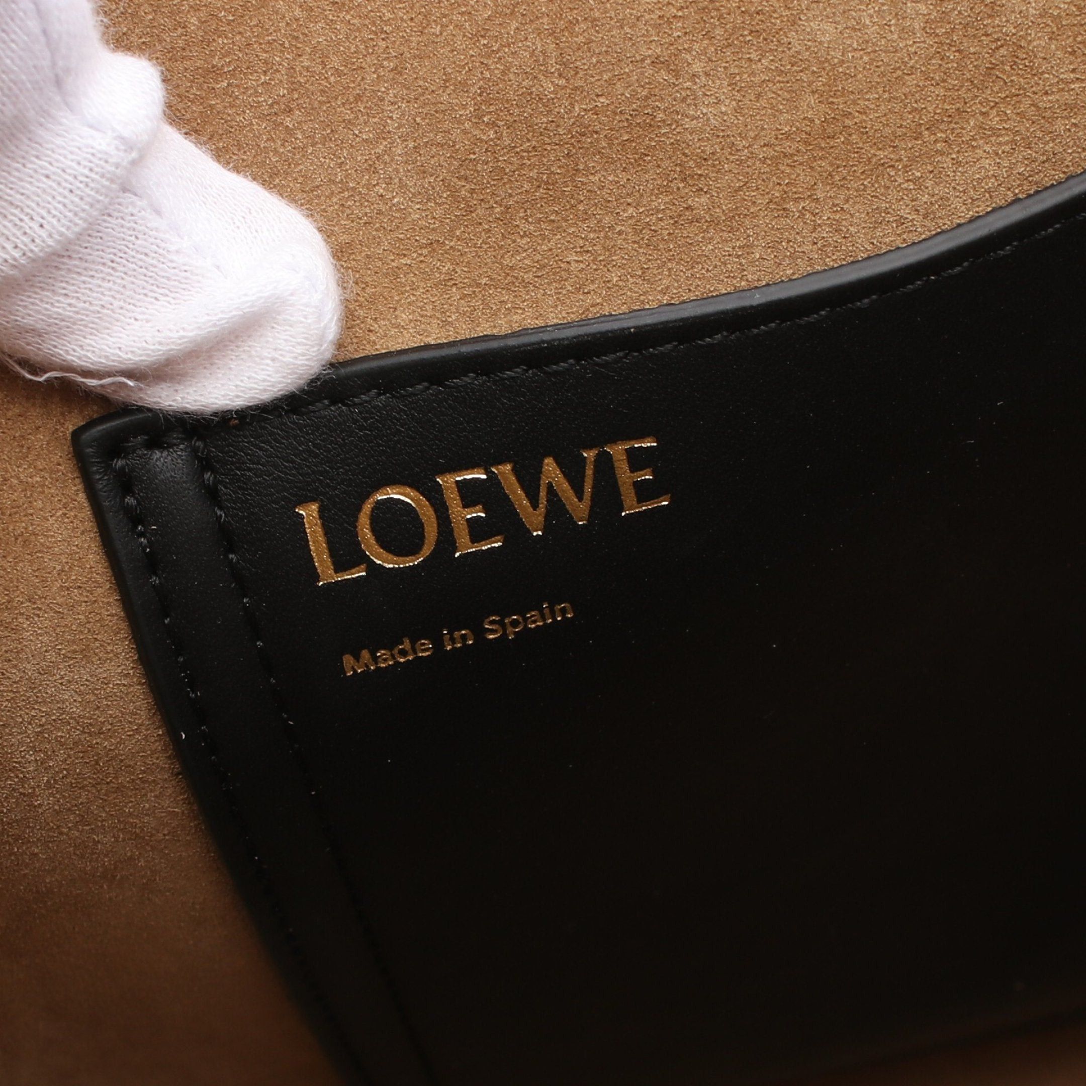 Loewe Loewe Pebble Bucket Bag Medium Shoulder Leather Black Size ONE SIZE - 4 Thumbnail