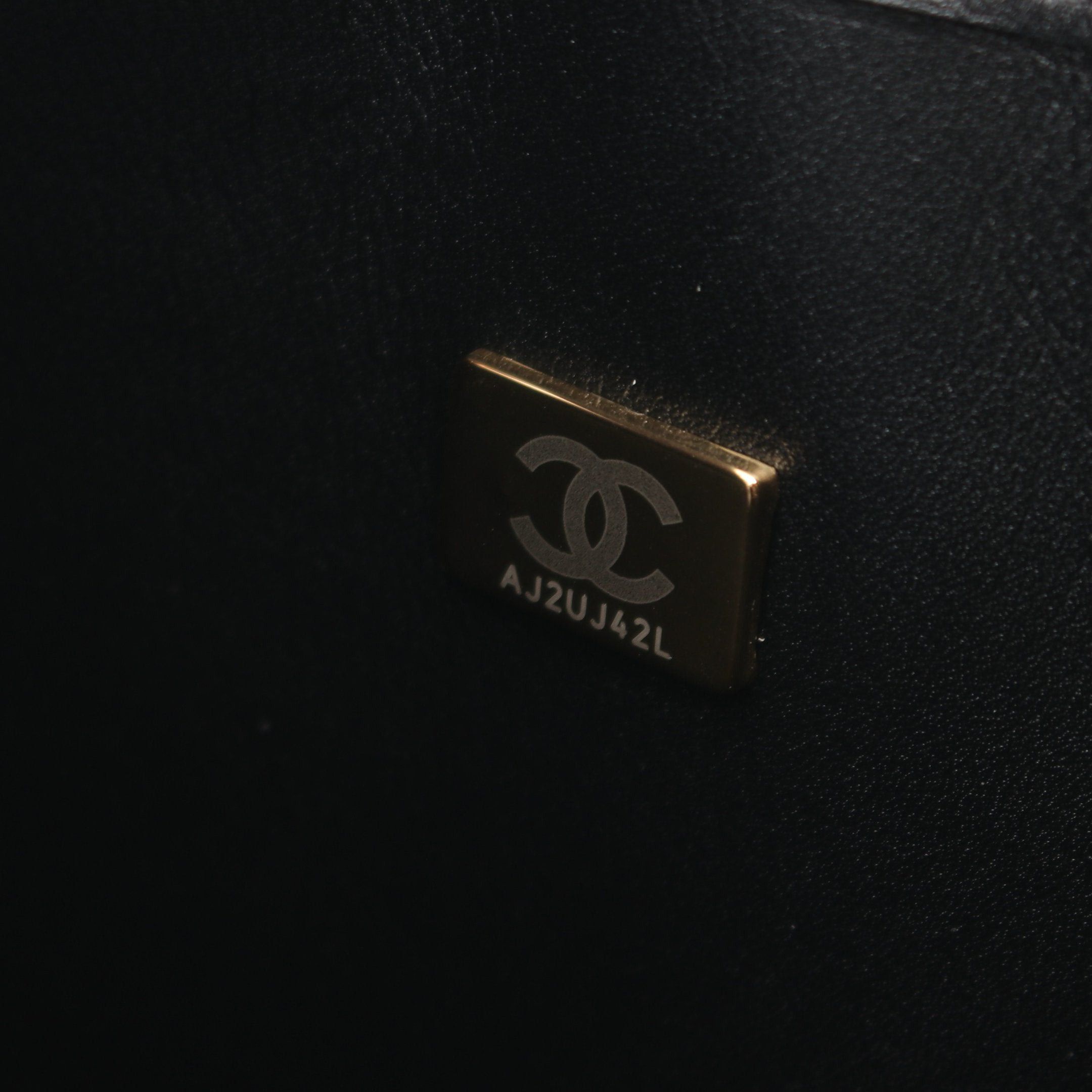 Chanel Chanel Matelasse Chain Shoulder Bag Tote Lambskin Black Gold Hardware Size ONE SIZE - 5 Thumbnail