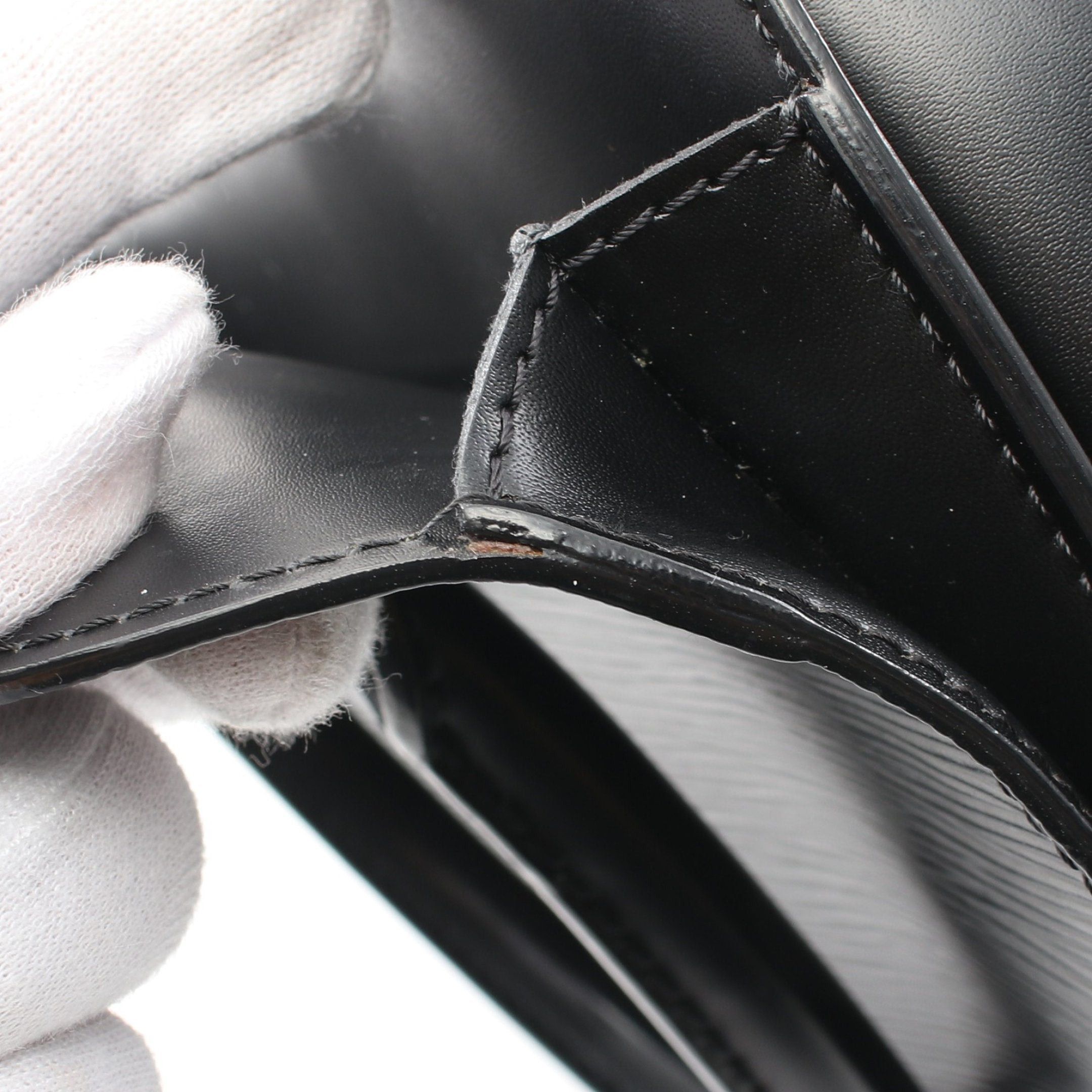 Louis Vuitton Louis Vuitton Pont Neuf Epi Noir Handbag Leather Black Size ONE SIZE - 9 Thumbnail