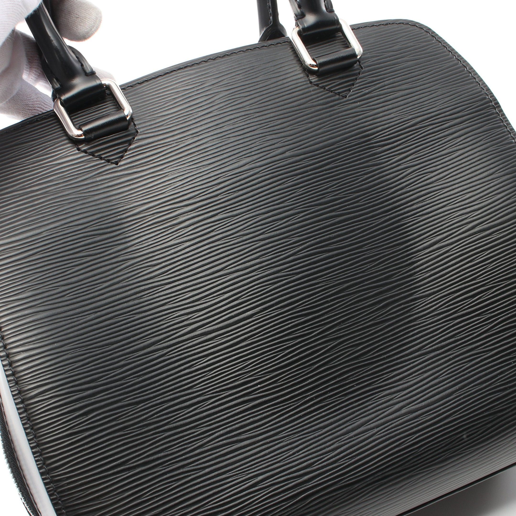 Louis Vuitton Louis Vuitton Pont Neuf Epi Noir Handbag Leather Black Size ONE SIZE - 7 Thumbnail