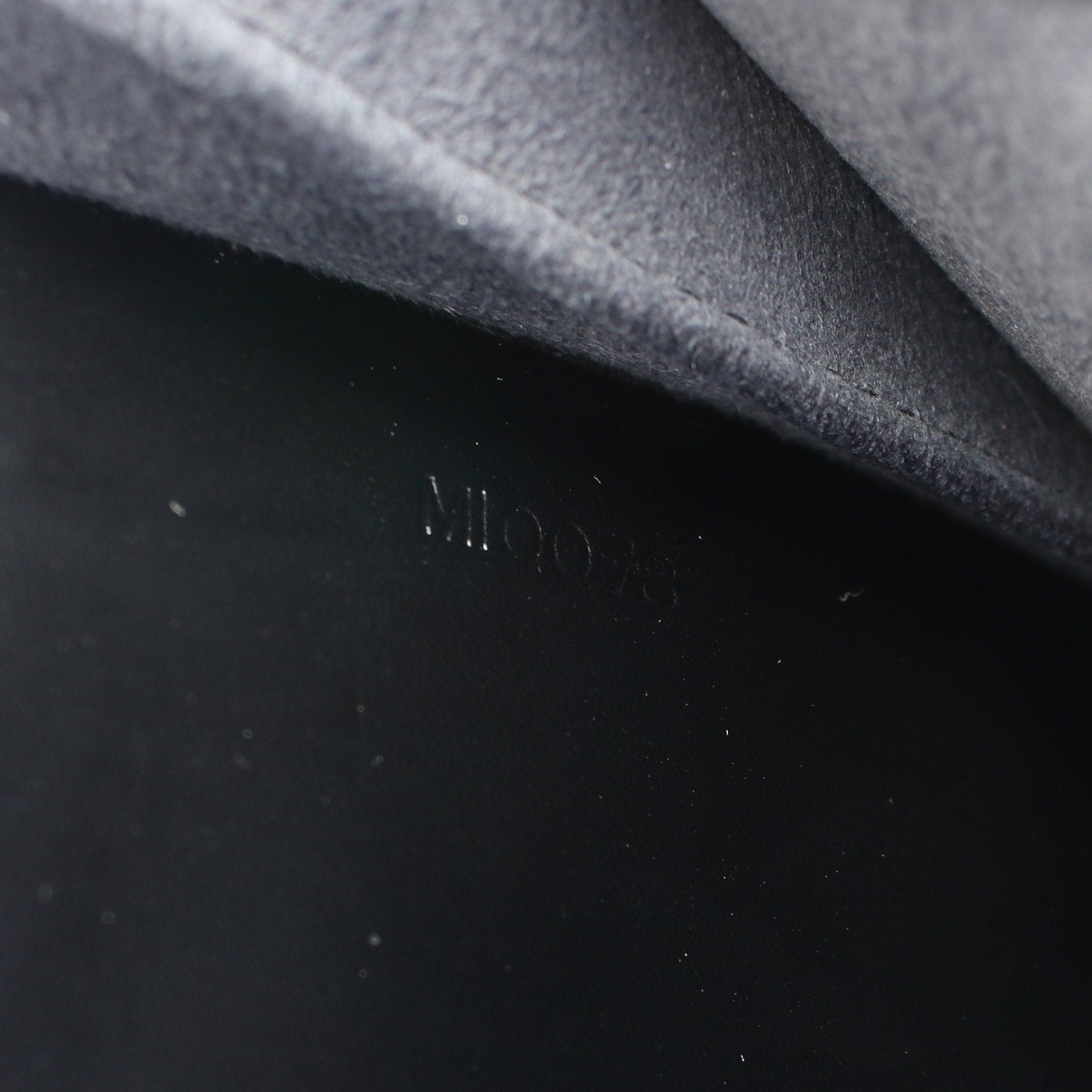 Louis Vuitton Louis Vuitton Pont Neuf Epi Noir Handbag Leather Black Size ONE SIZE - 5 Thumbnail