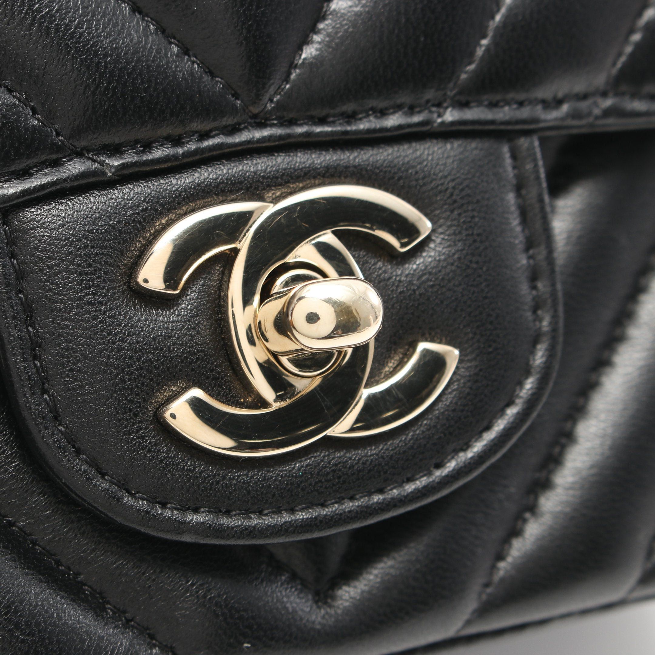 Chanel Chanel Chevron V-Stitch Chain Shoulder Bag Lambskin Black Gold Hardware Size ONE SIZE - 9 Thumbnail