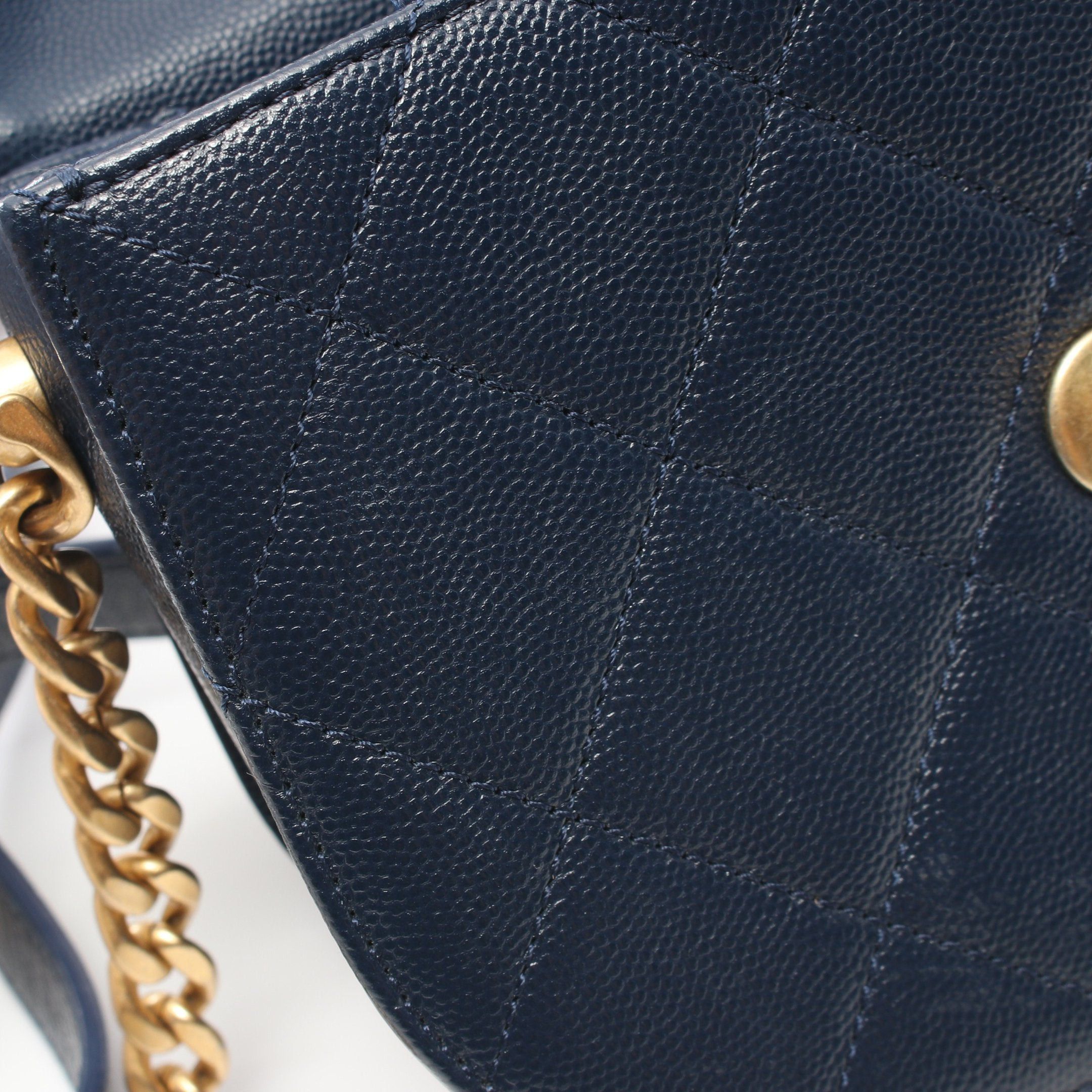 Chanel Chanel Matelasse Chain Shoulder Bag Caviar Skin Navy Gold Hardware Size ONE SIZE - 7 Thumbnail
