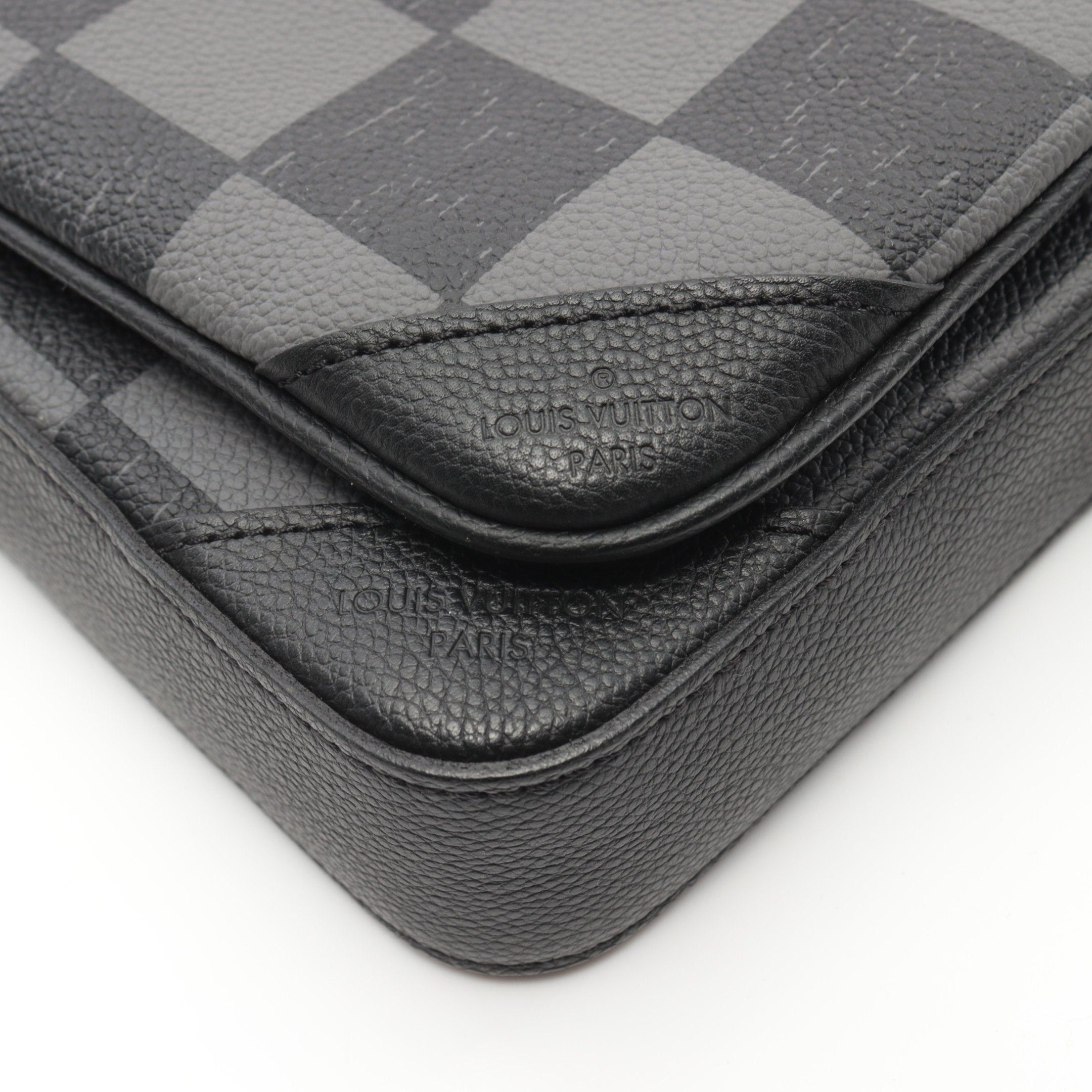 Louis Vuitton Louis Vuitton Lv Fall Trio Messenger Damier Pattern Shoulder Bag Leather Black Size ONE SIZE - 5 Thumbnail