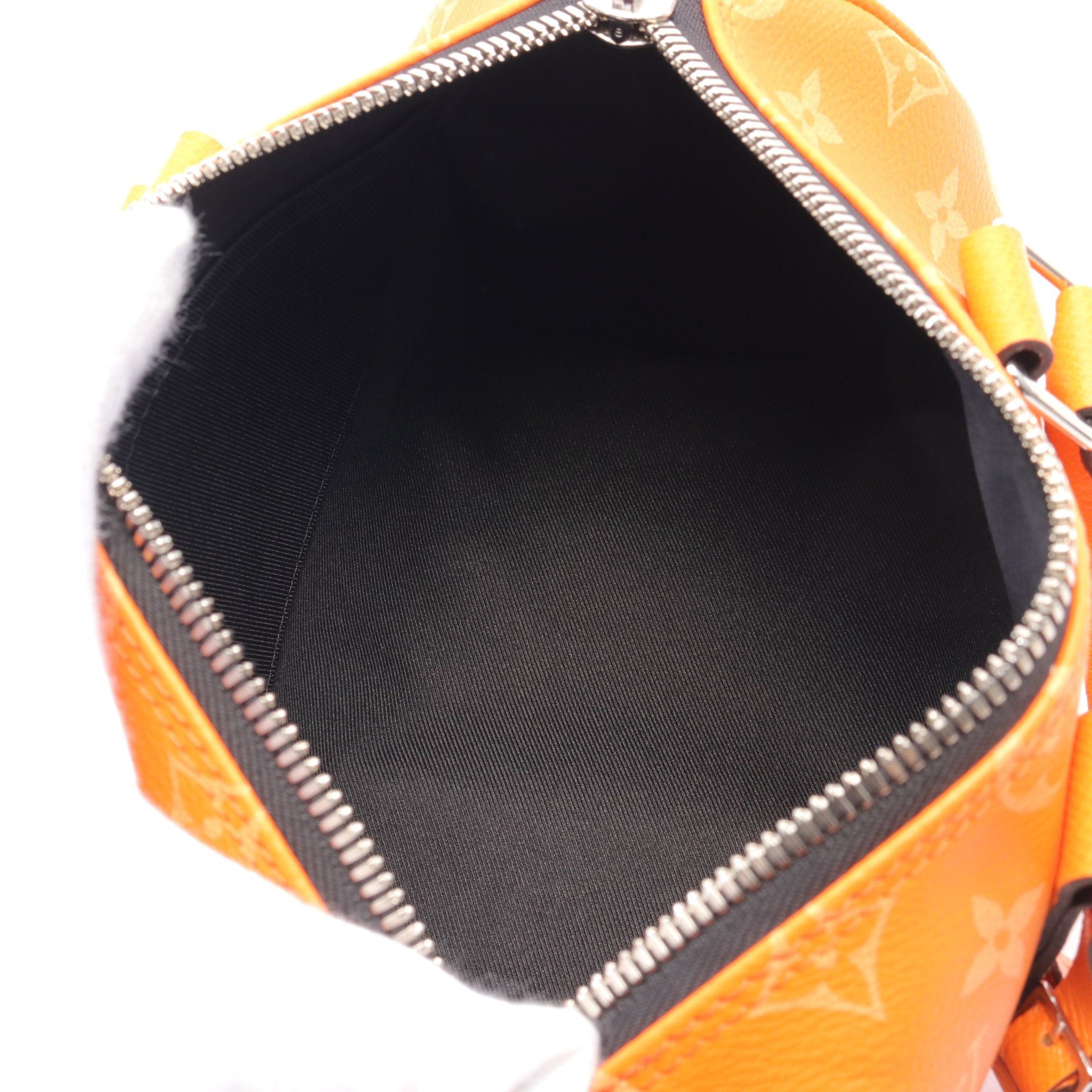Louis Vuitton Louis Vuitton Keepall 25 Taigarama Handbag Orange Size ONE SIZE - 3 Thumbnail