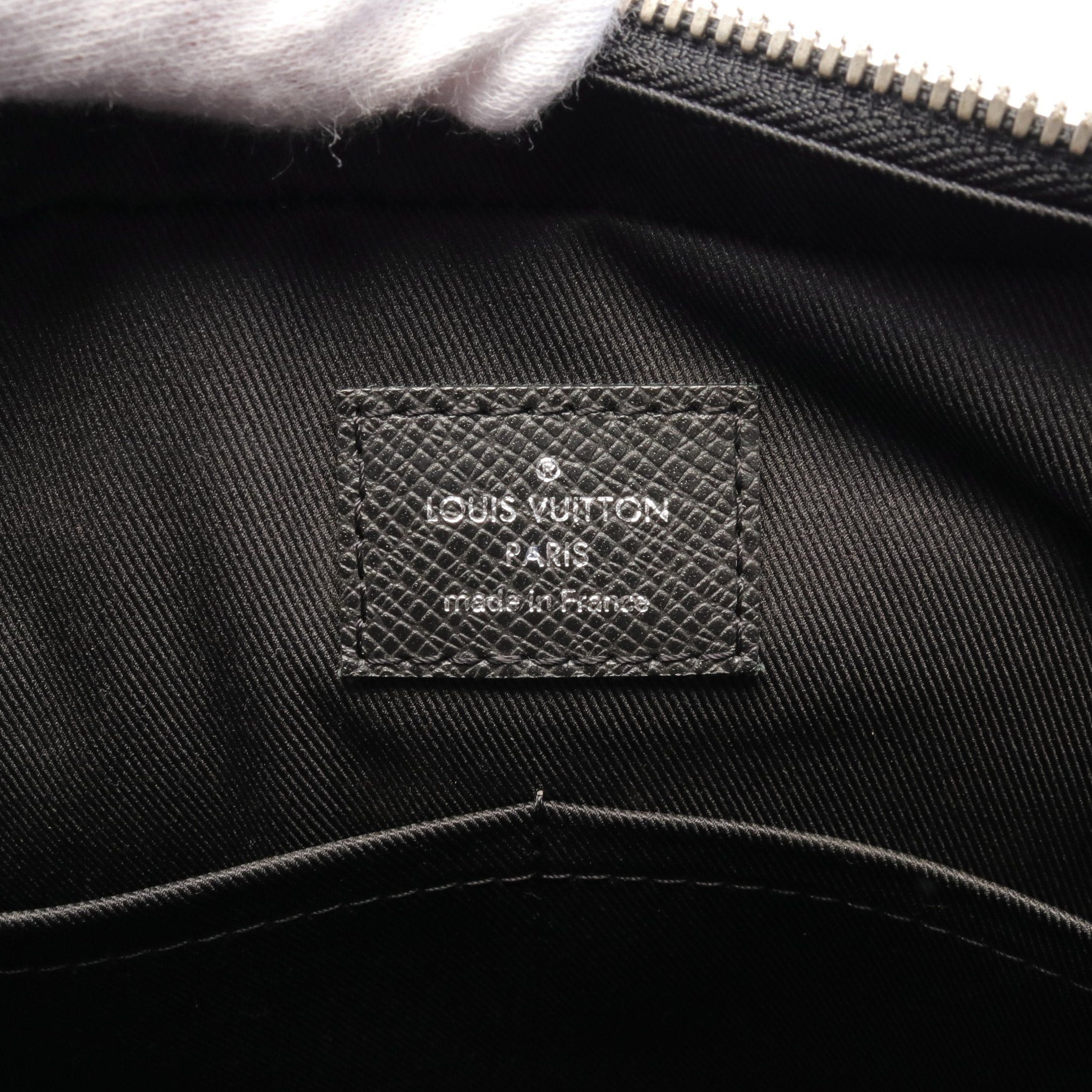 Louis Vuitton Louis Vuitton Pdv Porte Document Voyage Taiga Noir Business Bag Briefcase Leather Black Size ONE SIZE - 4 Thumbnail