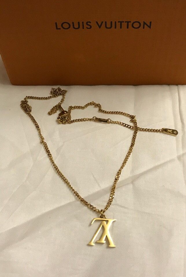 Louis Vuitton Upside Down Necklace Gold Chainsaw