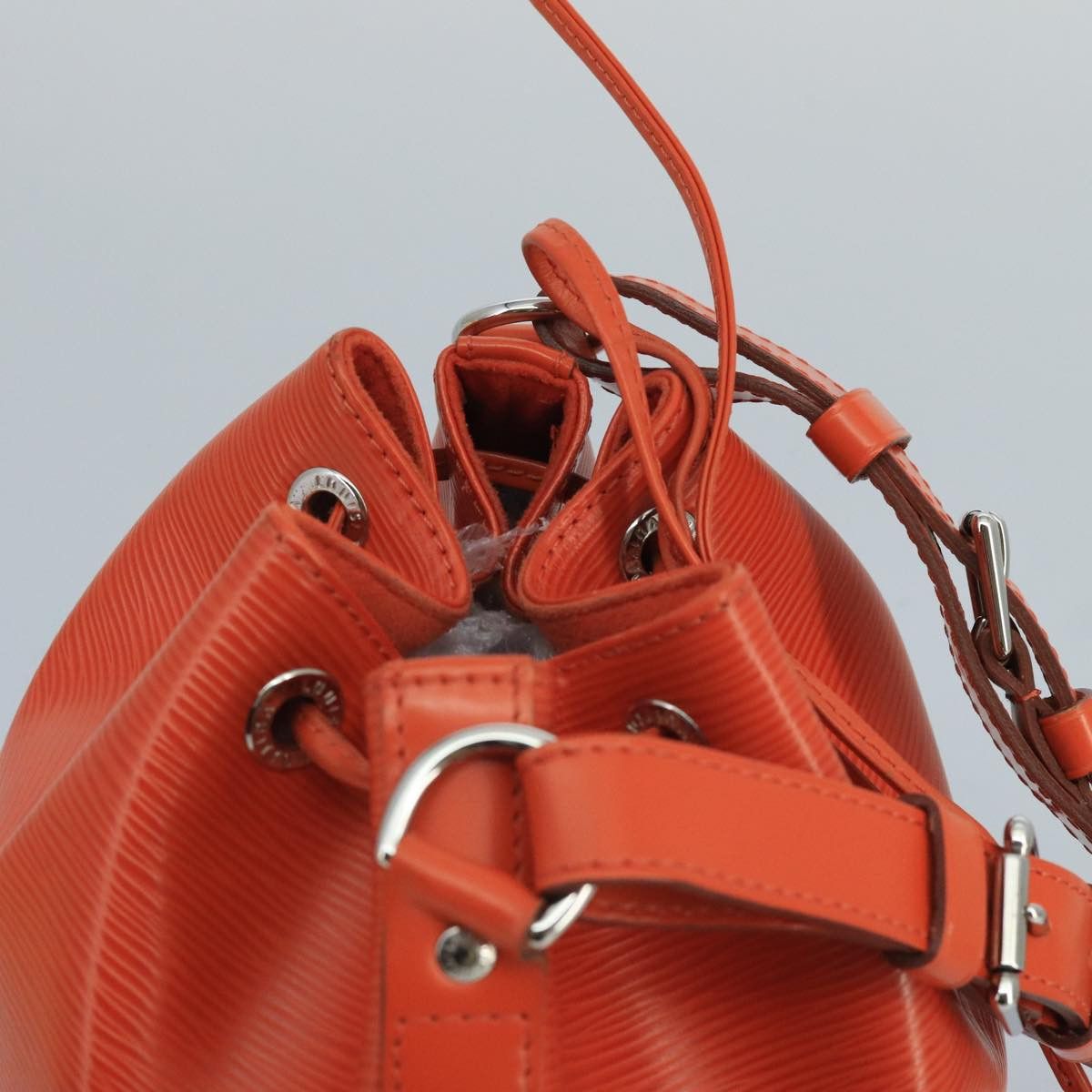 Louis Vuitton Noé Bb Orange Leather Shoulder Bag (Pre-Owned) Size ONE SIZE - 11 Thumbnail