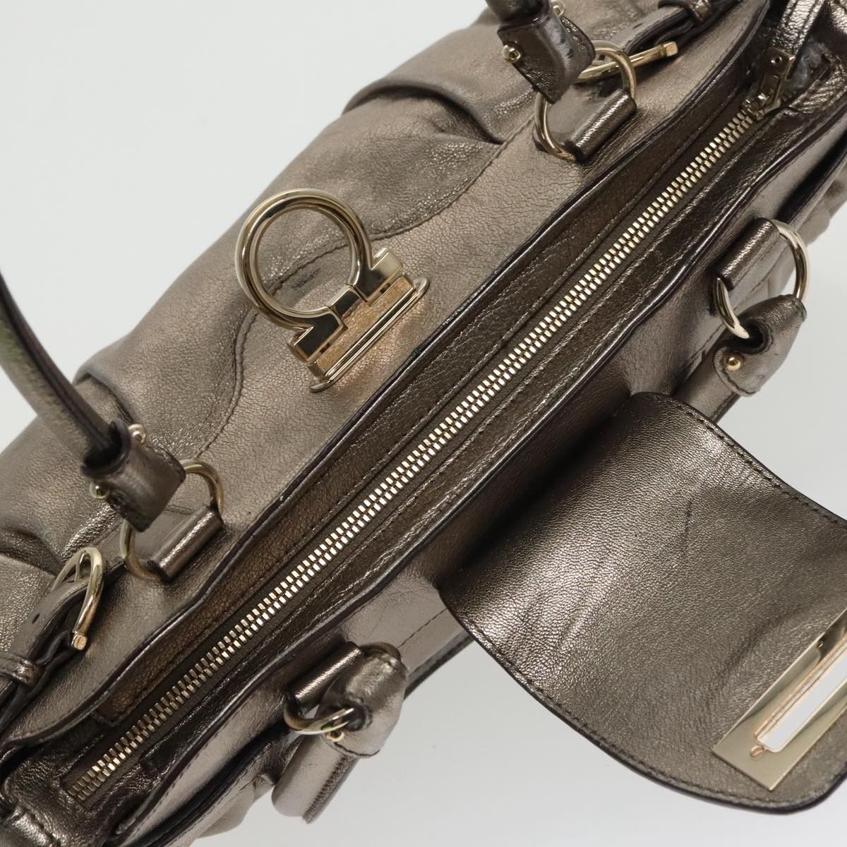 Salvatore Ferragamo Gancini Silver Leather Handbag (Pre-Owned) Size ONE SIZE - 14 Thumbnail