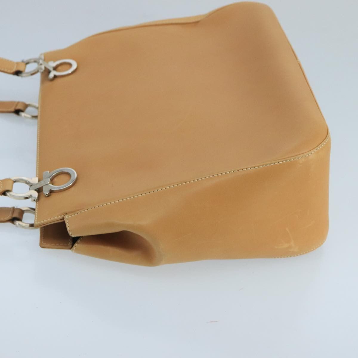 Salvatore Ferragamo Gancini Beige Leather Shoulder Bag (Pre-Owned) Size ONE SIZE - 4 Thumbnail