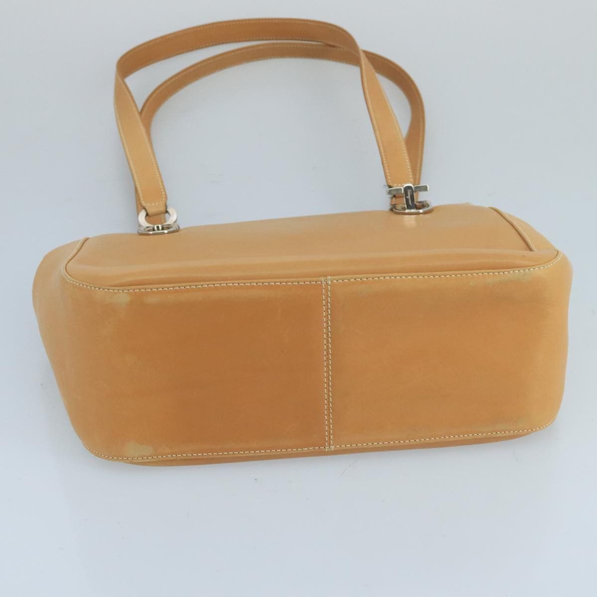 Salvatore Ferragamo Gancini Beige Leather Shoulder Bag (Pre-Owned) Size ONE SIZE - 16 Thumbnail