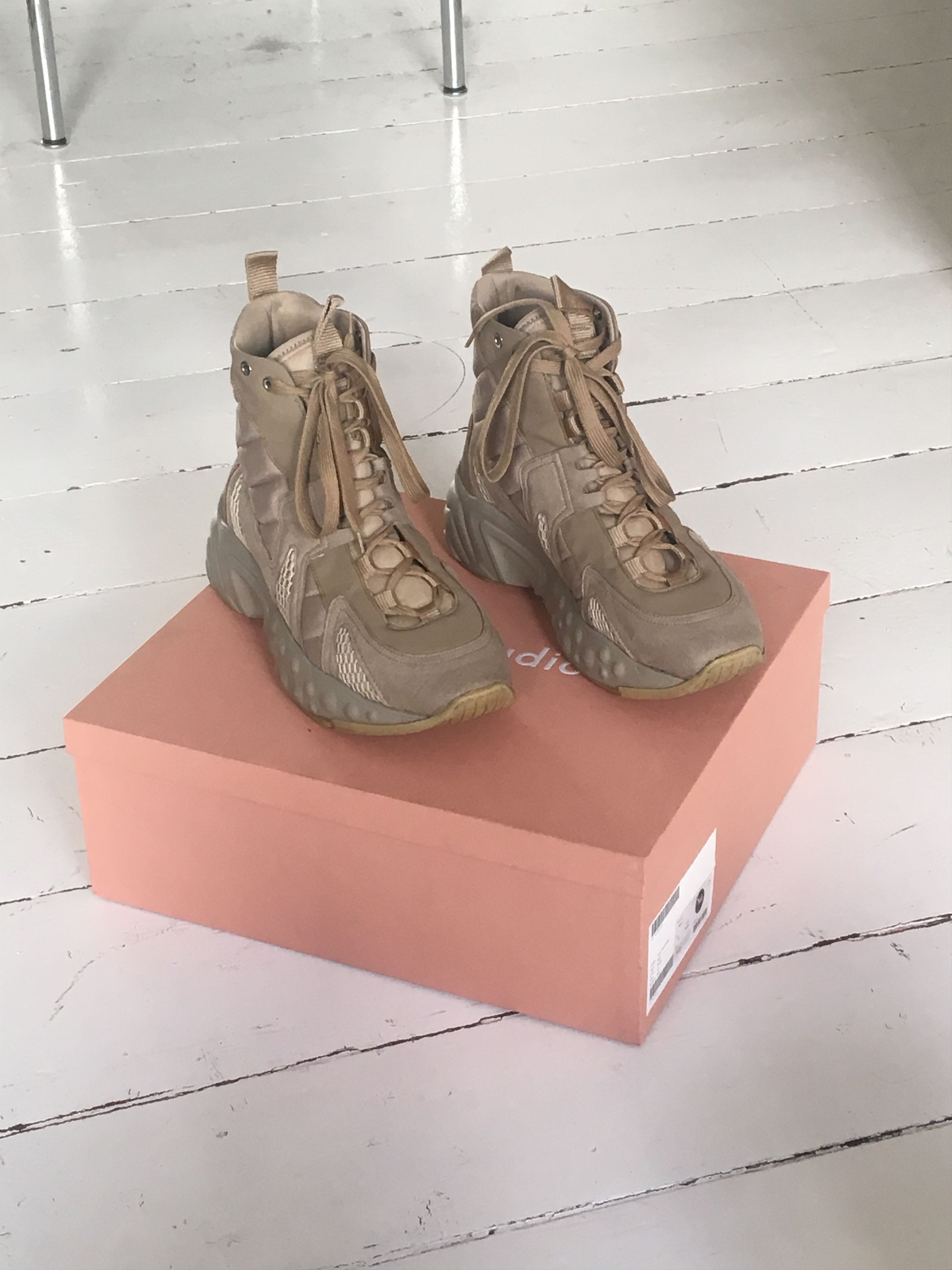 Acne Studios ACNE SAMI BEIGE Size US 9 / EU 42 - 1 Thumbnail