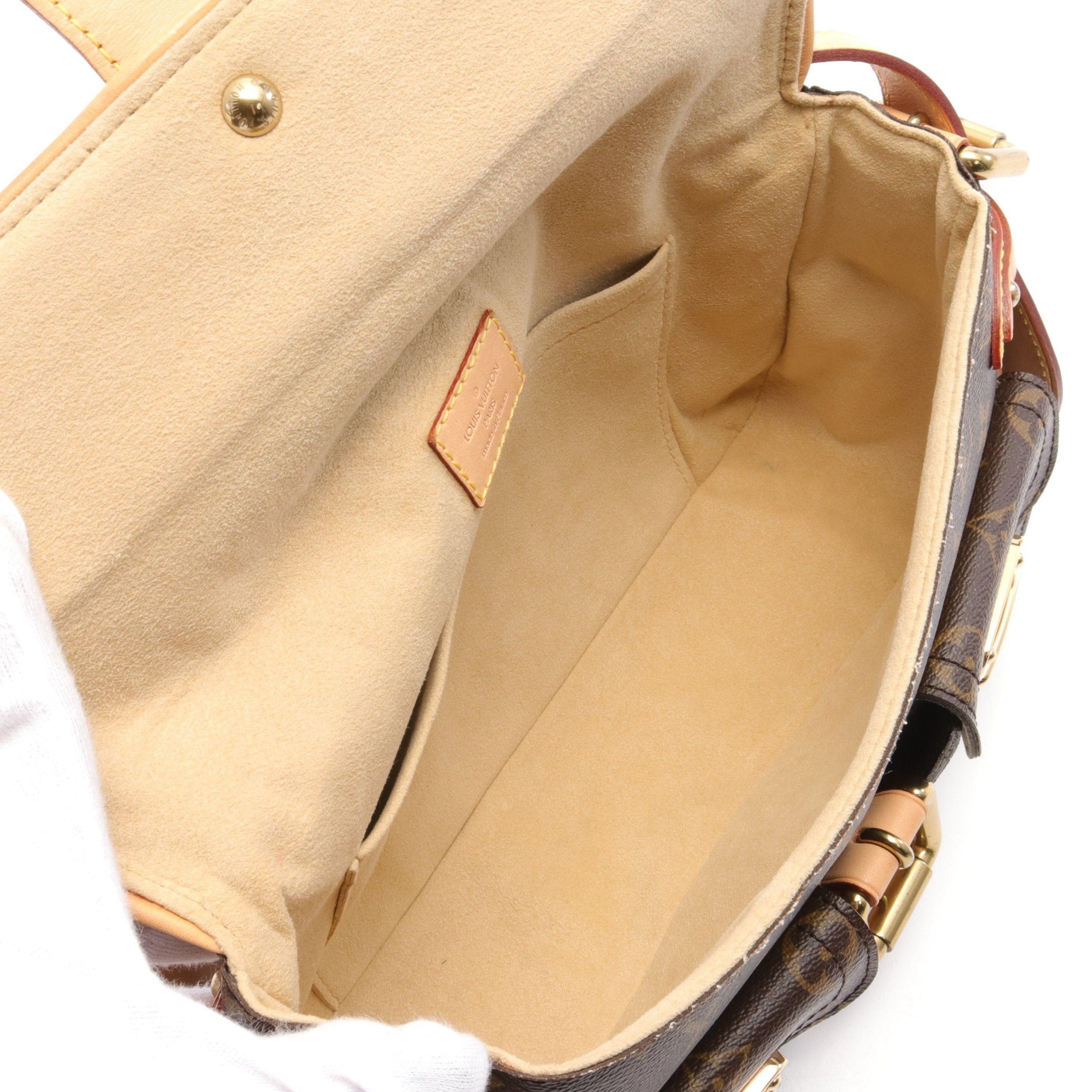 Louis Vuitton Louis Vuitton Hudson Pm Monogram Shoulder Bag Leather Brown Size ONE SIZE - 3 Thumbnail