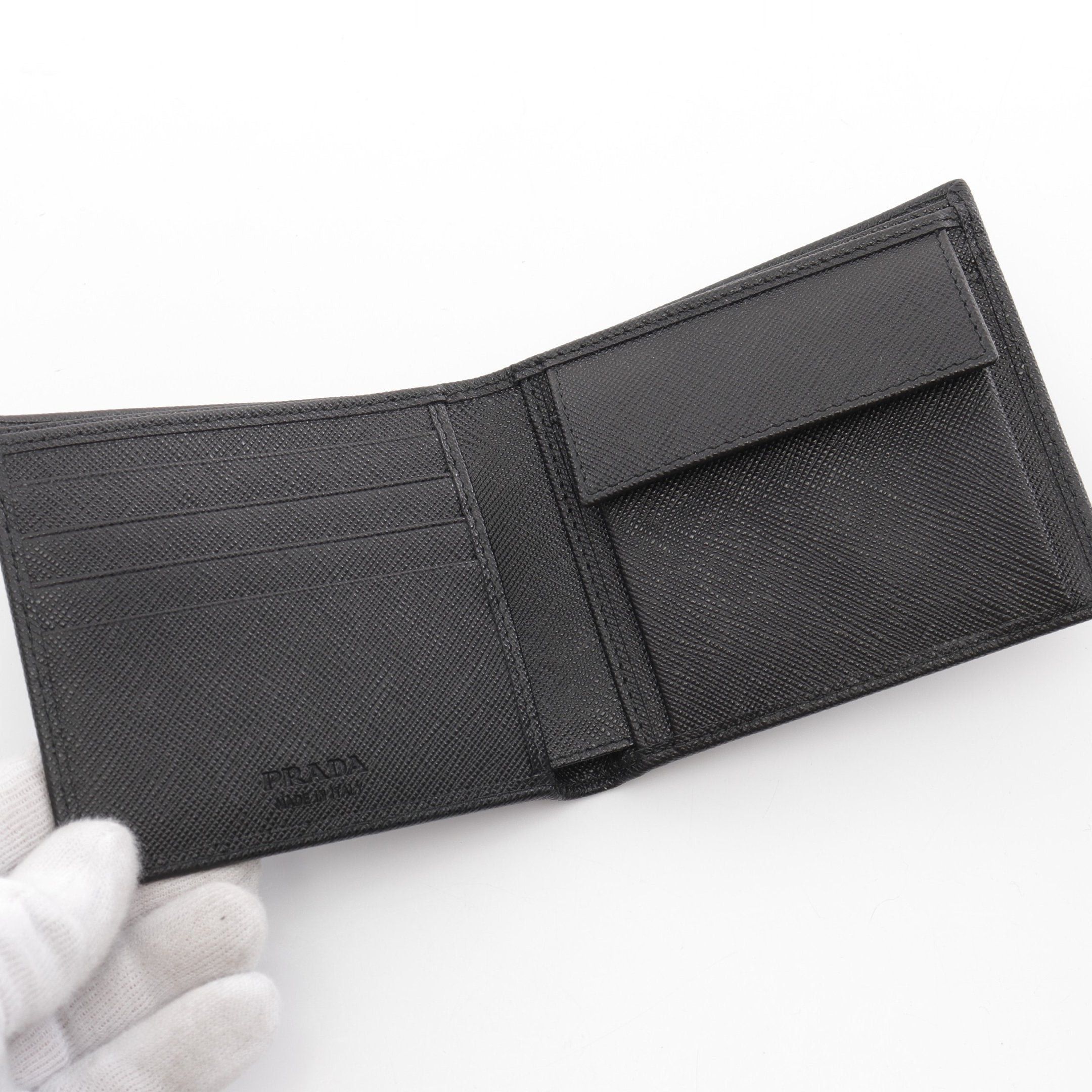 Prada Prada Sasaffiano Triang Bi-Fold Wallet Saffiano Leather Black Size ONE SIZE - 3 Thumbnail