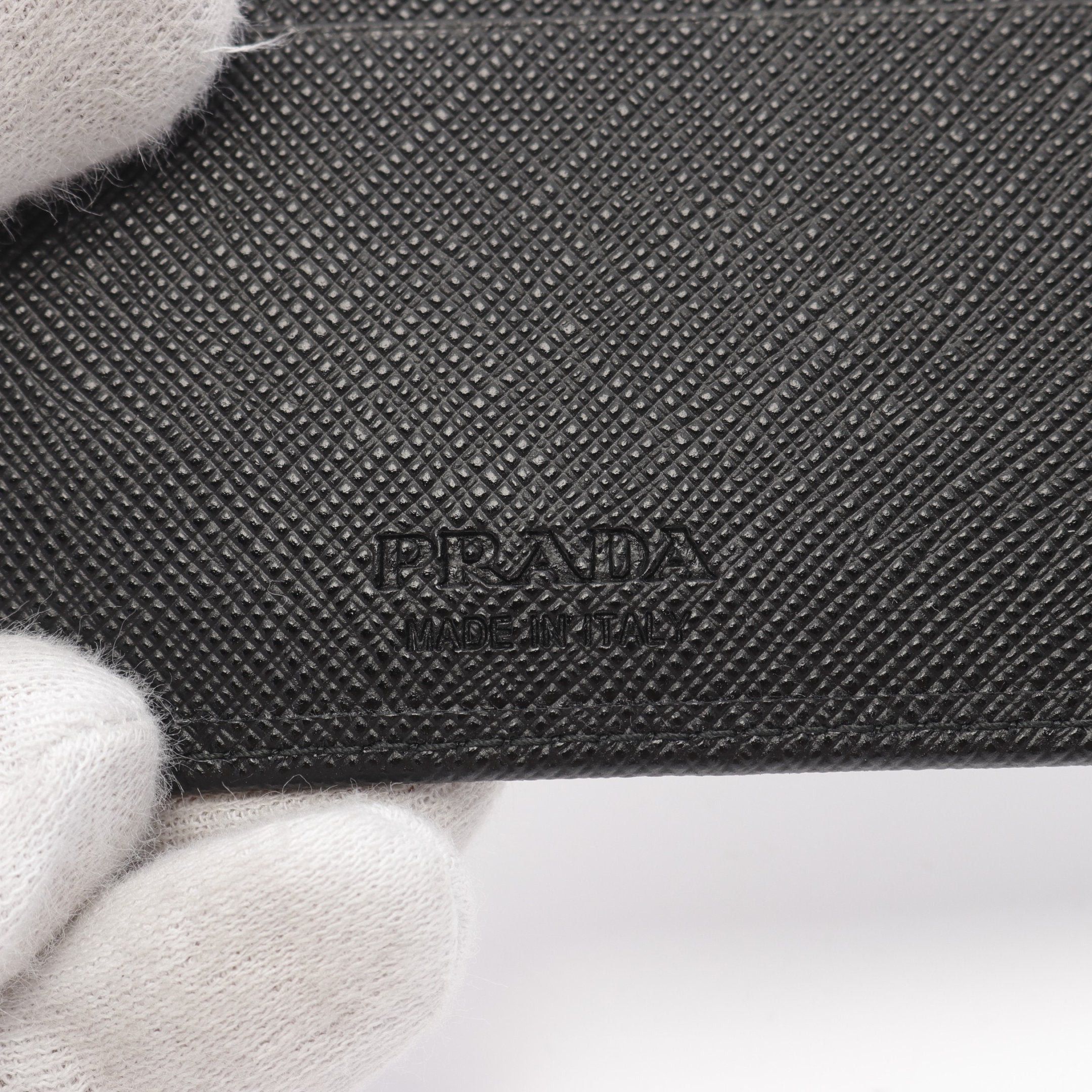Prada Prada Sasaffiano Triang Bi-Fold Wallet Saffiano Leather Black Size ONE SIZE - 4 Thumbnail