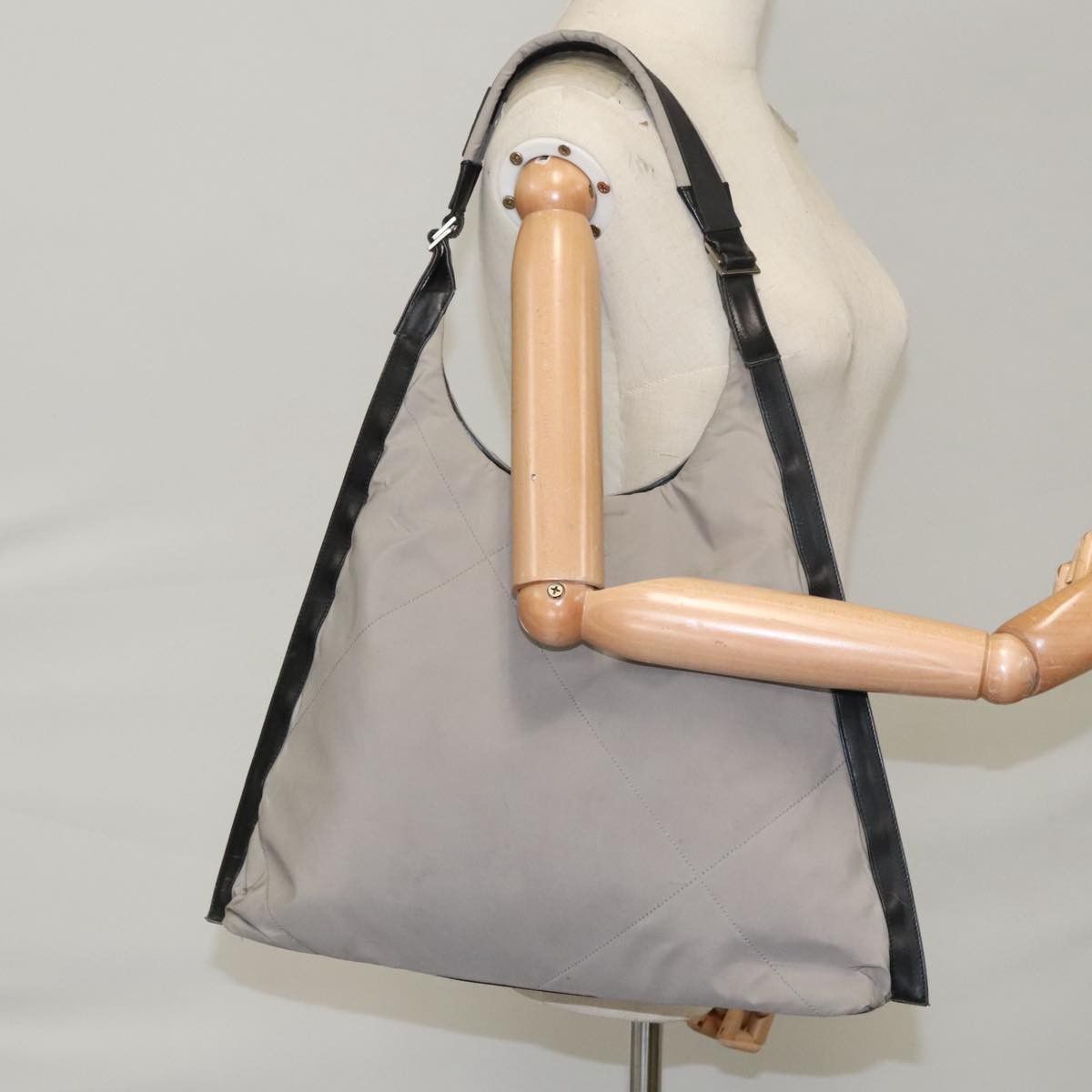 Salvatore Ferragamo Grey Synthetic Shoulder Bag (Pre-Owned) Size ONE SIZE - 11 Thumbnail