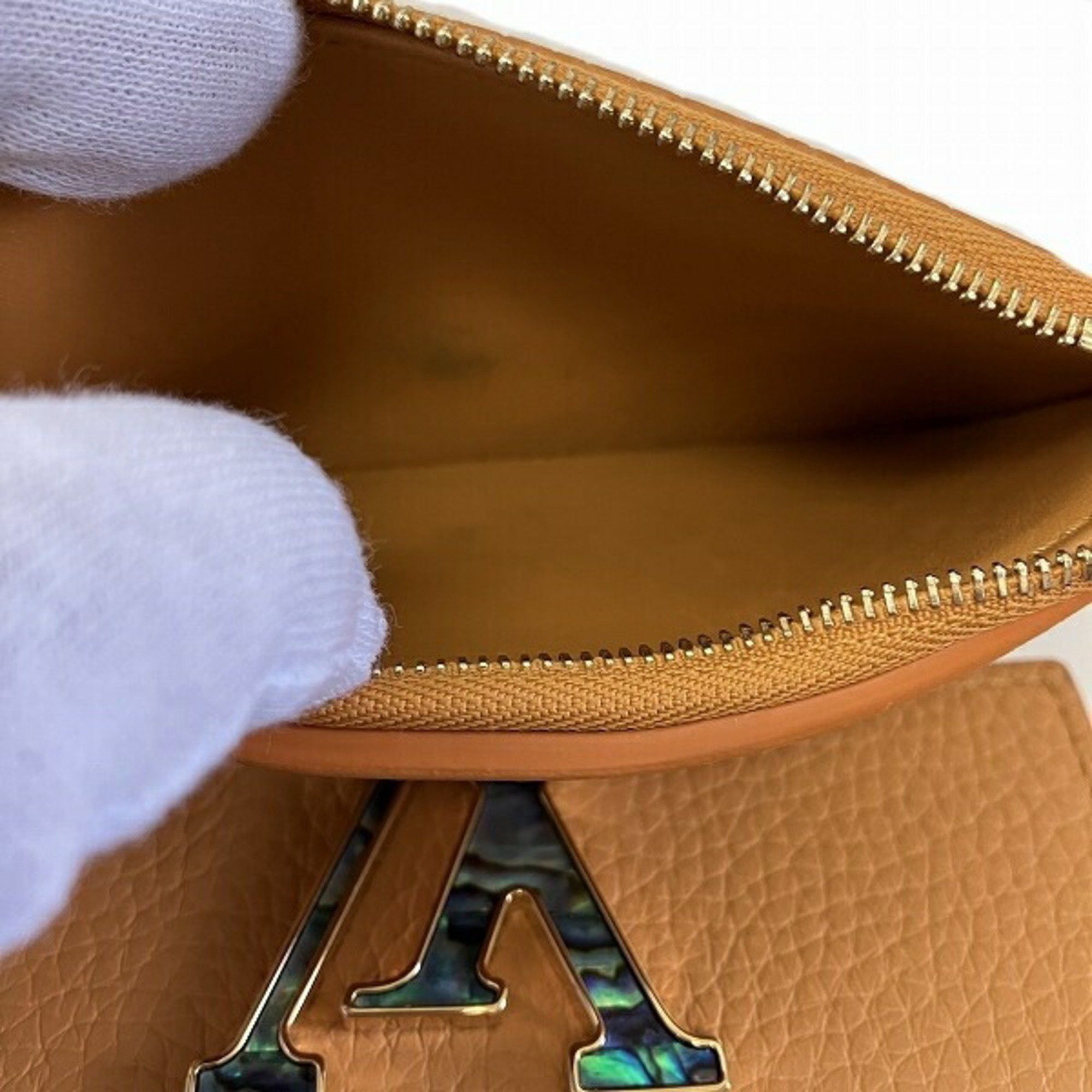 Louis Vuitton Louis Vuitton Portefeuille capucines wallet Size ONE SIZE - 5 Thumbnail