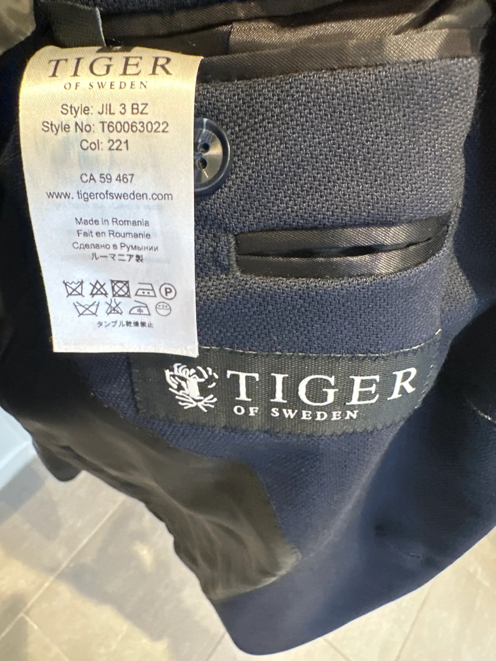 Tiger of Sweden Tiger of Sweden Jil Blazer Size 44R - 2 Thumbnail