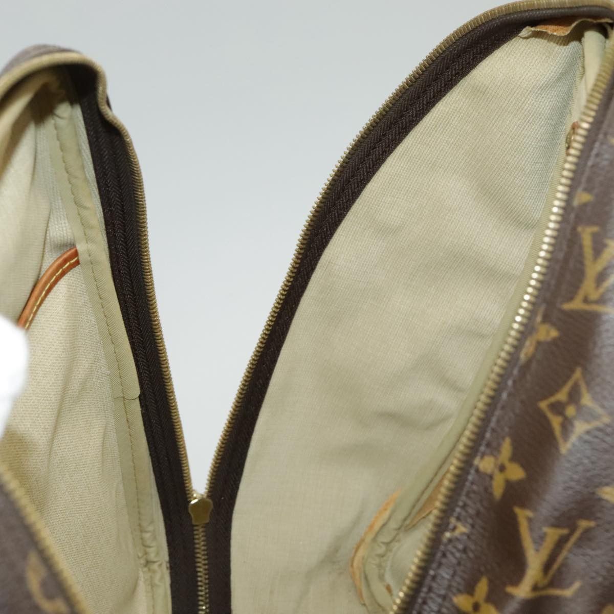 Louis Vuitton Excursion Brown Canvas Handbag (Pre-Owned) Size ONE SIZE - 20 Thumbnail
