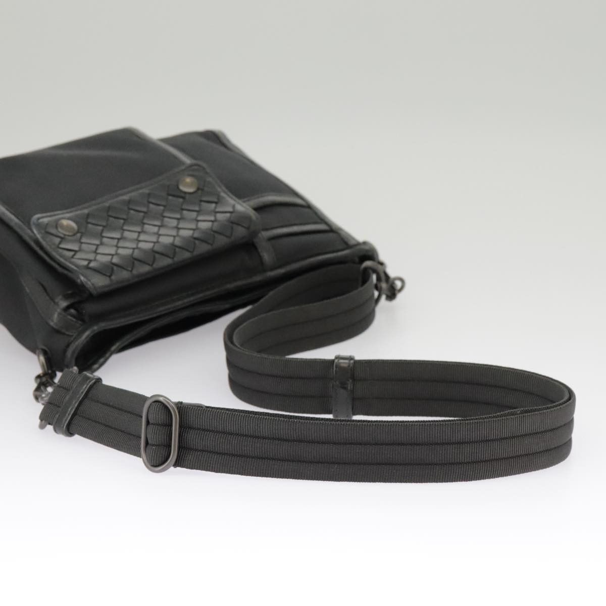 Bottega Veneta Intrecciato Black Canvas Shoulder Bag (Pre-Owned) Size ONE SIZE - 5 Thumbnail