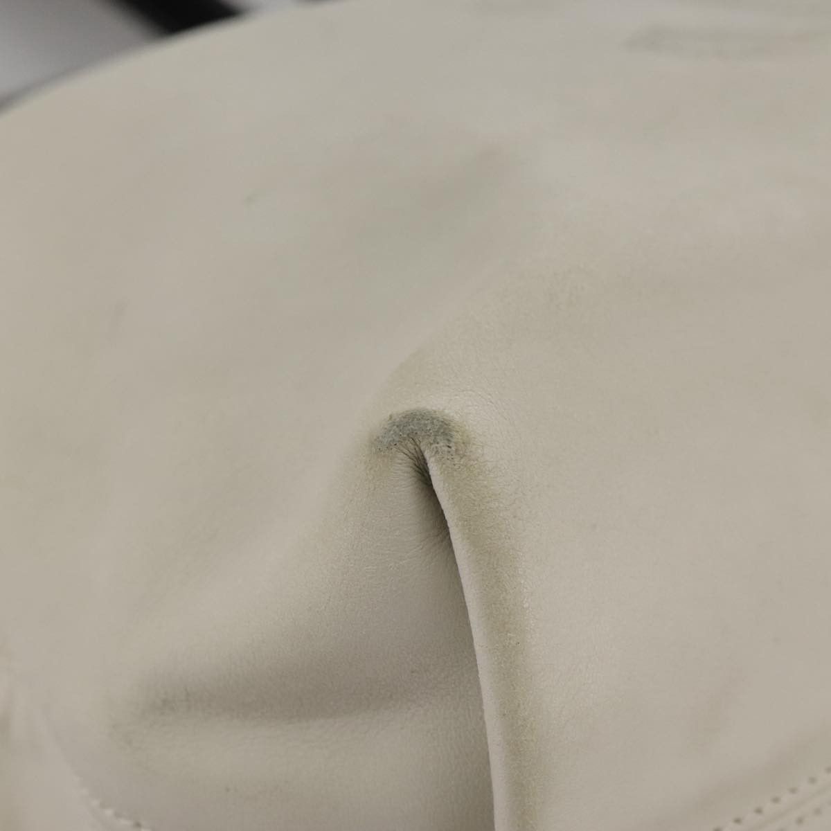 Chanel Logo Cc White Leather Tote Bag (Pre-Owned) Size ONE SIZE - 6 Thumbnail