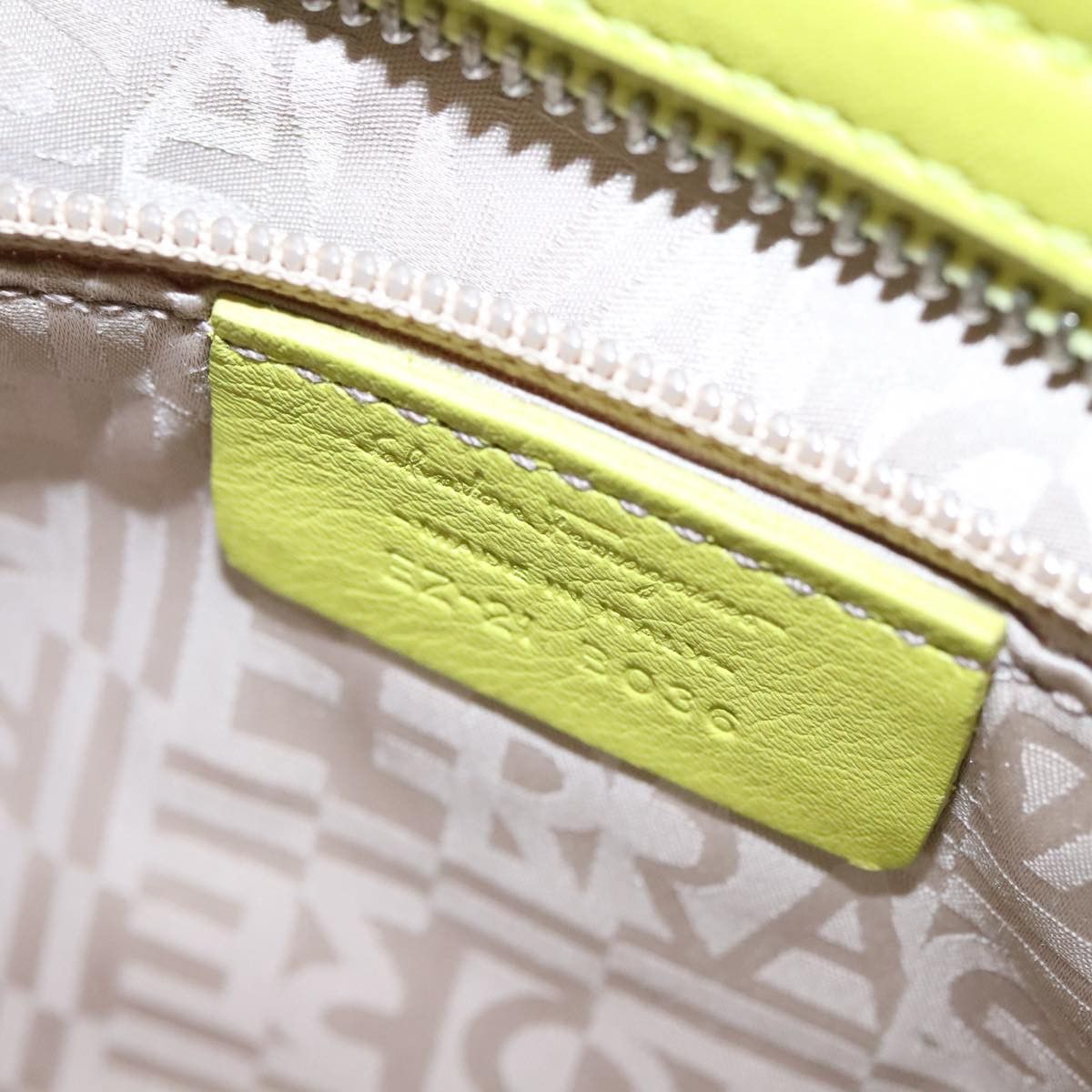Salvatore Ferragamo Gancini Green Wood Handbag (Pre-Owned) Size ONE SIZE - 9 Thumbnail