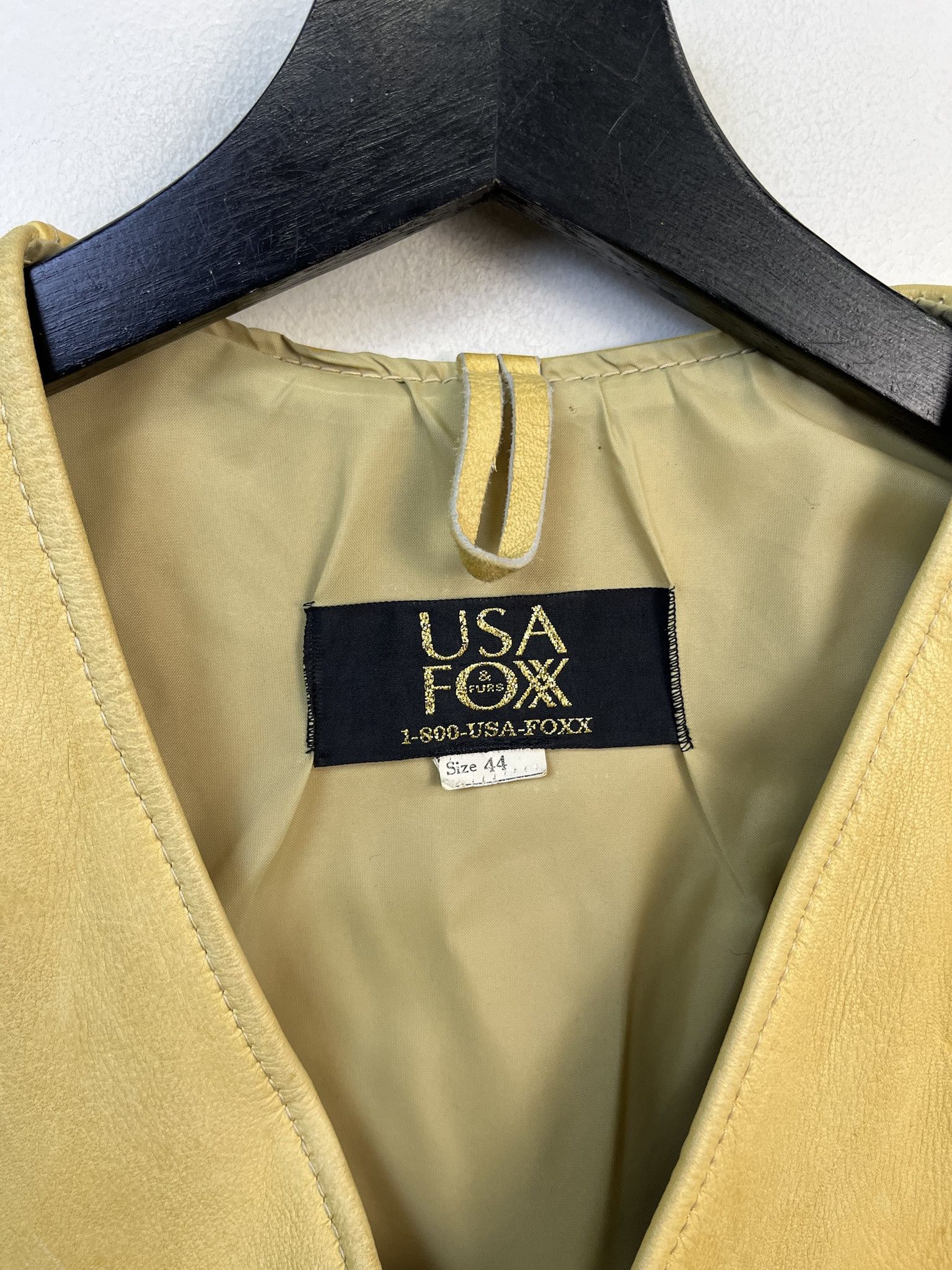 Leather × Vintage Vintage Jacket 1990s Foxx and Furs Hand Tanned Leather Vest Size L (44) Size US L / EU 52-54 / 3 - 2 Thumbnail