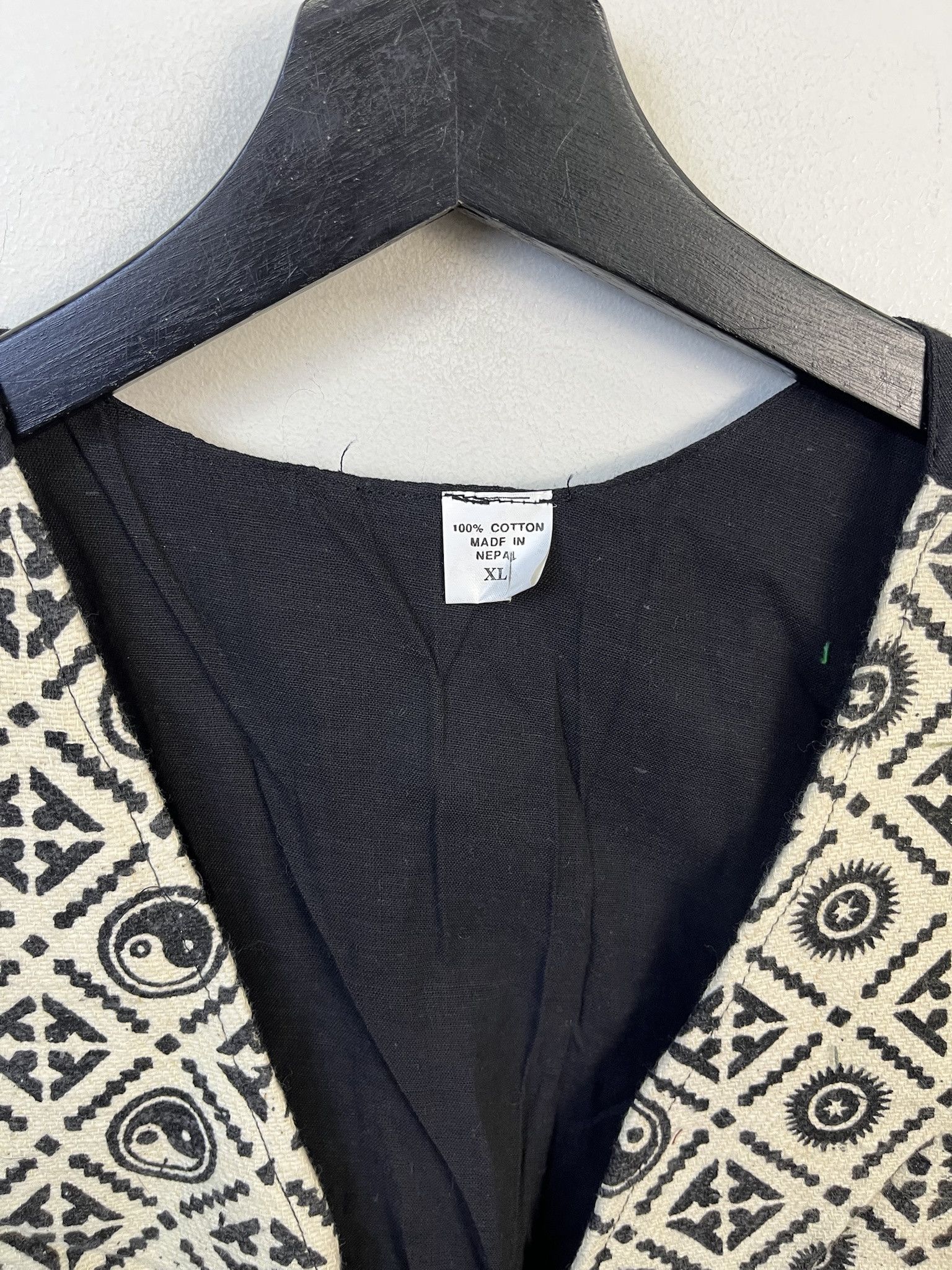 Vintage Vintage Vest 1980s Nepalese Vest Sigils Yinyang Vest Size XL Size US XL / EU 56 / 4 - 2 Thumbnail